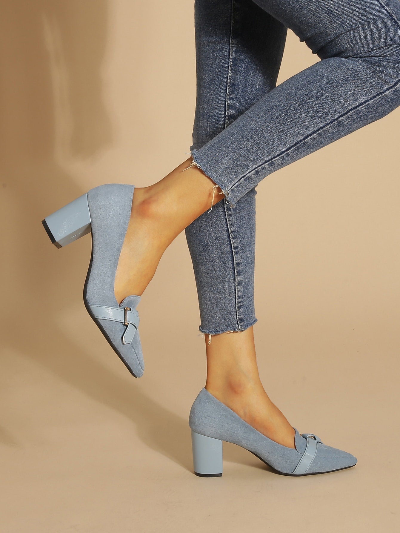 Buckle Detail Point Toe Chunky Heeled Loafers