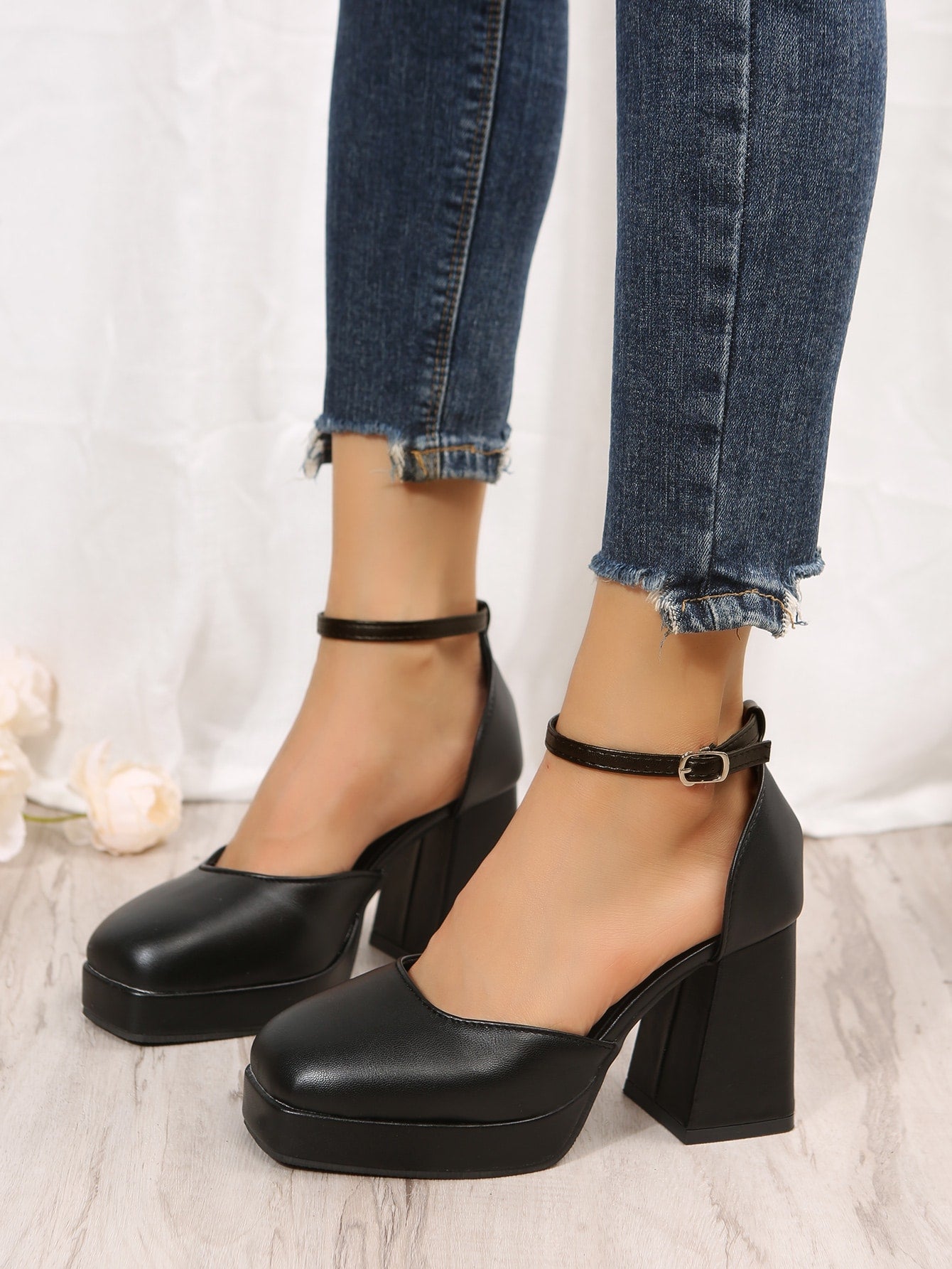 Women Minimalist Ankle Strap Pumps, Square Toe Chunky Heeled Elegant Pumps