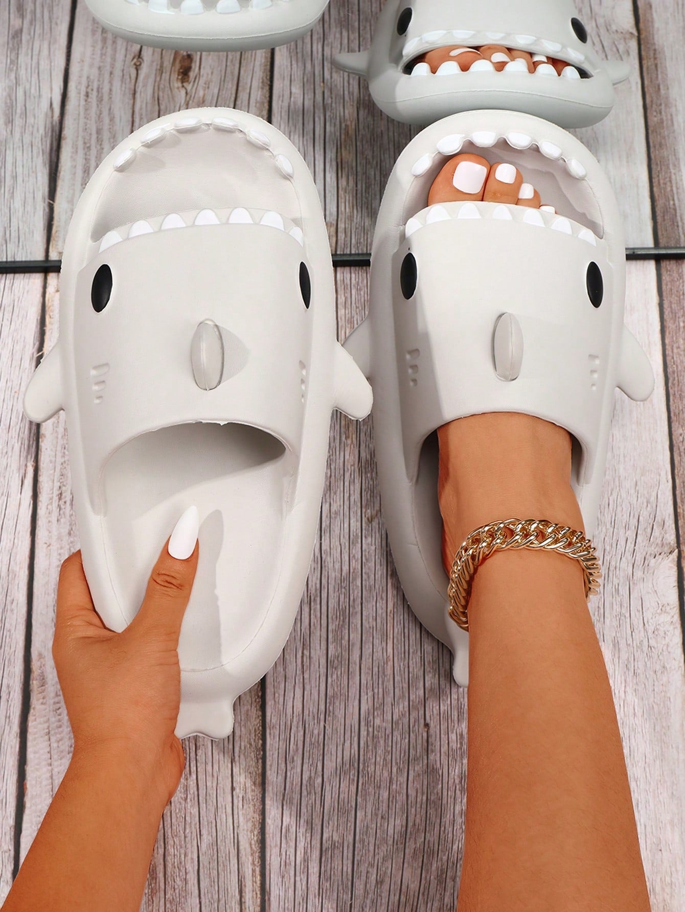 Cartoon Shark Design Slides, Deep Grey Preppy Cartoon Style Flip-flops