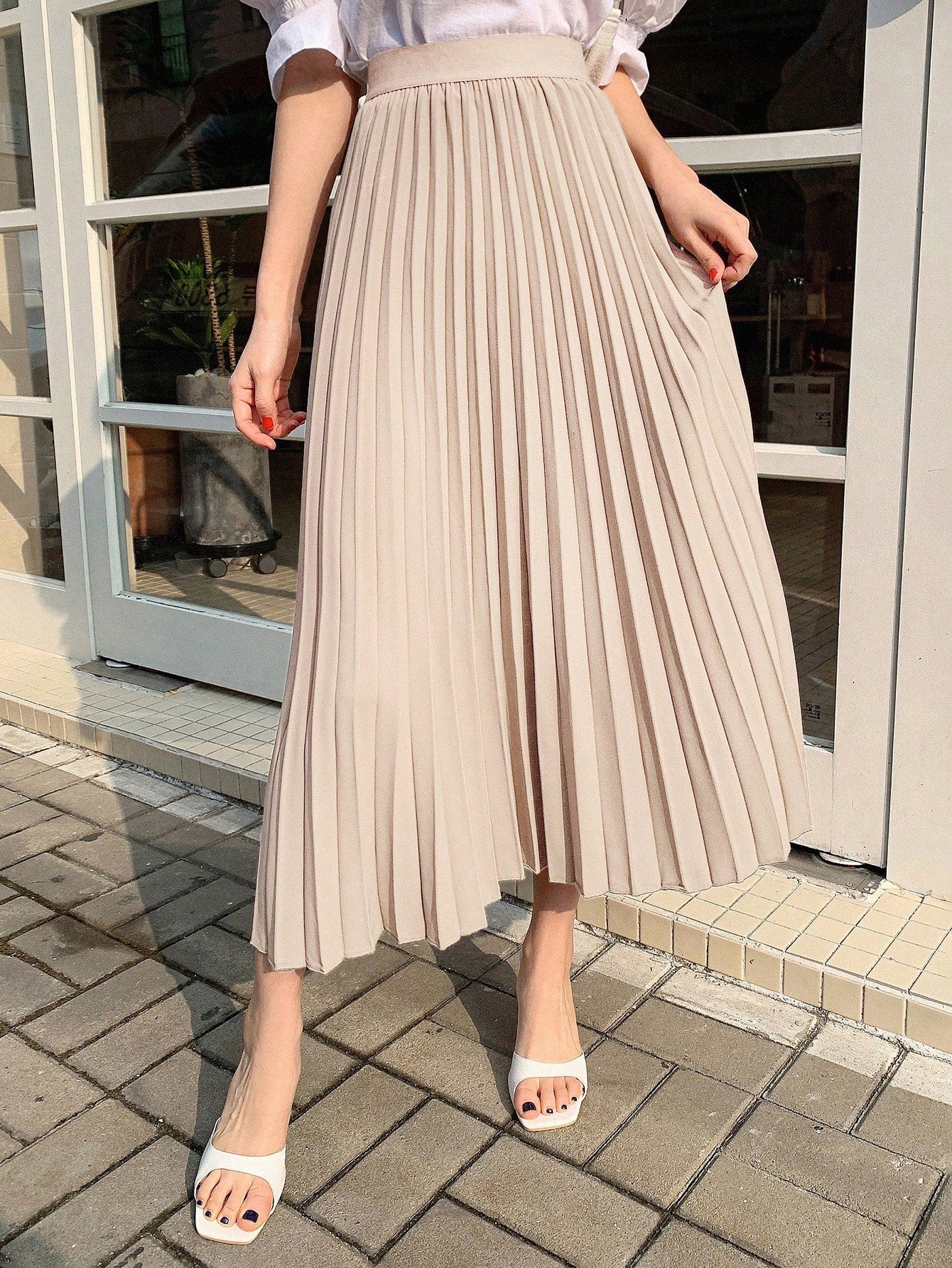 Solid Color High Waisted Pleated Skirt