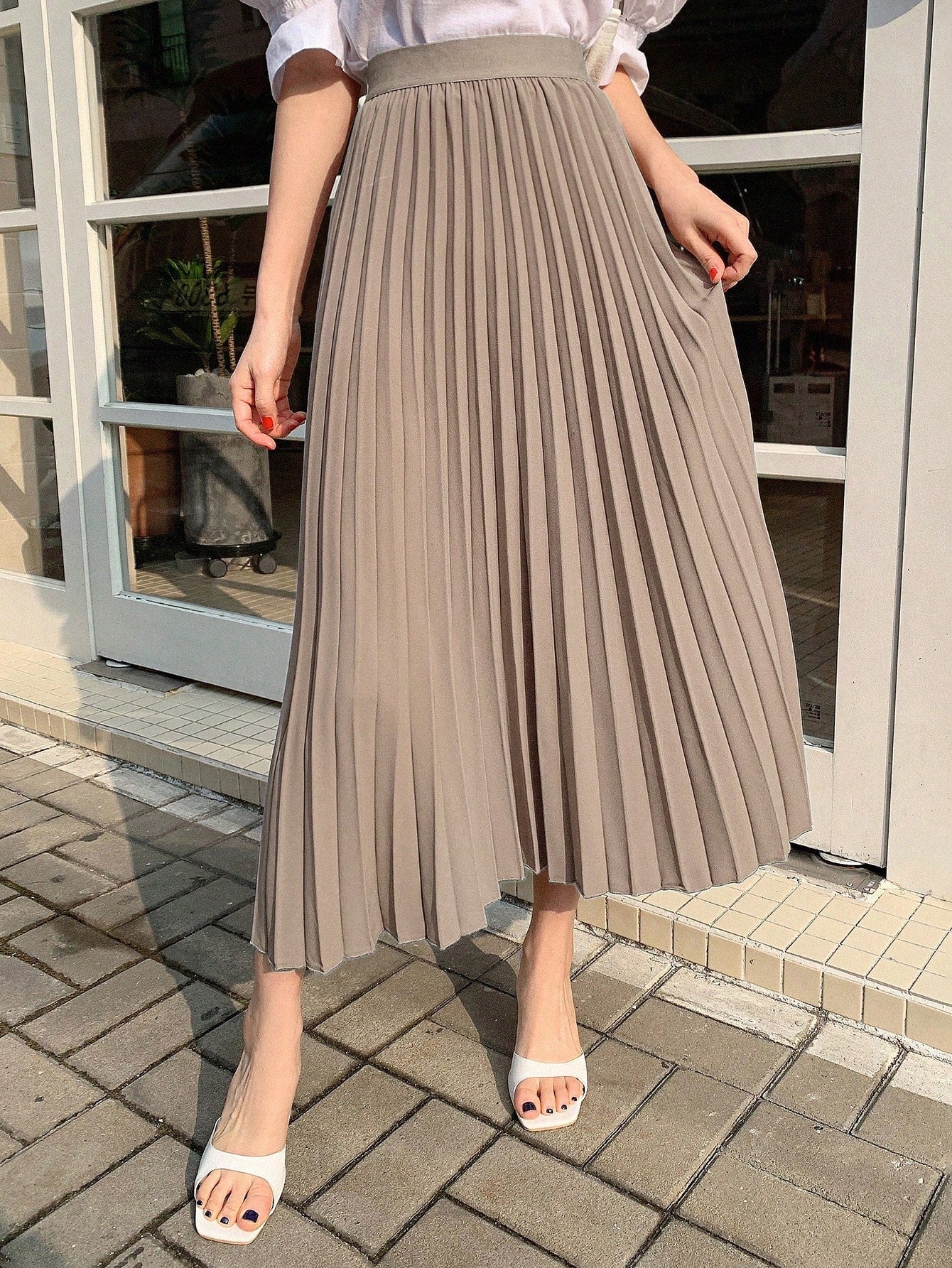 Solid Color High Waisted Pleated Skirt