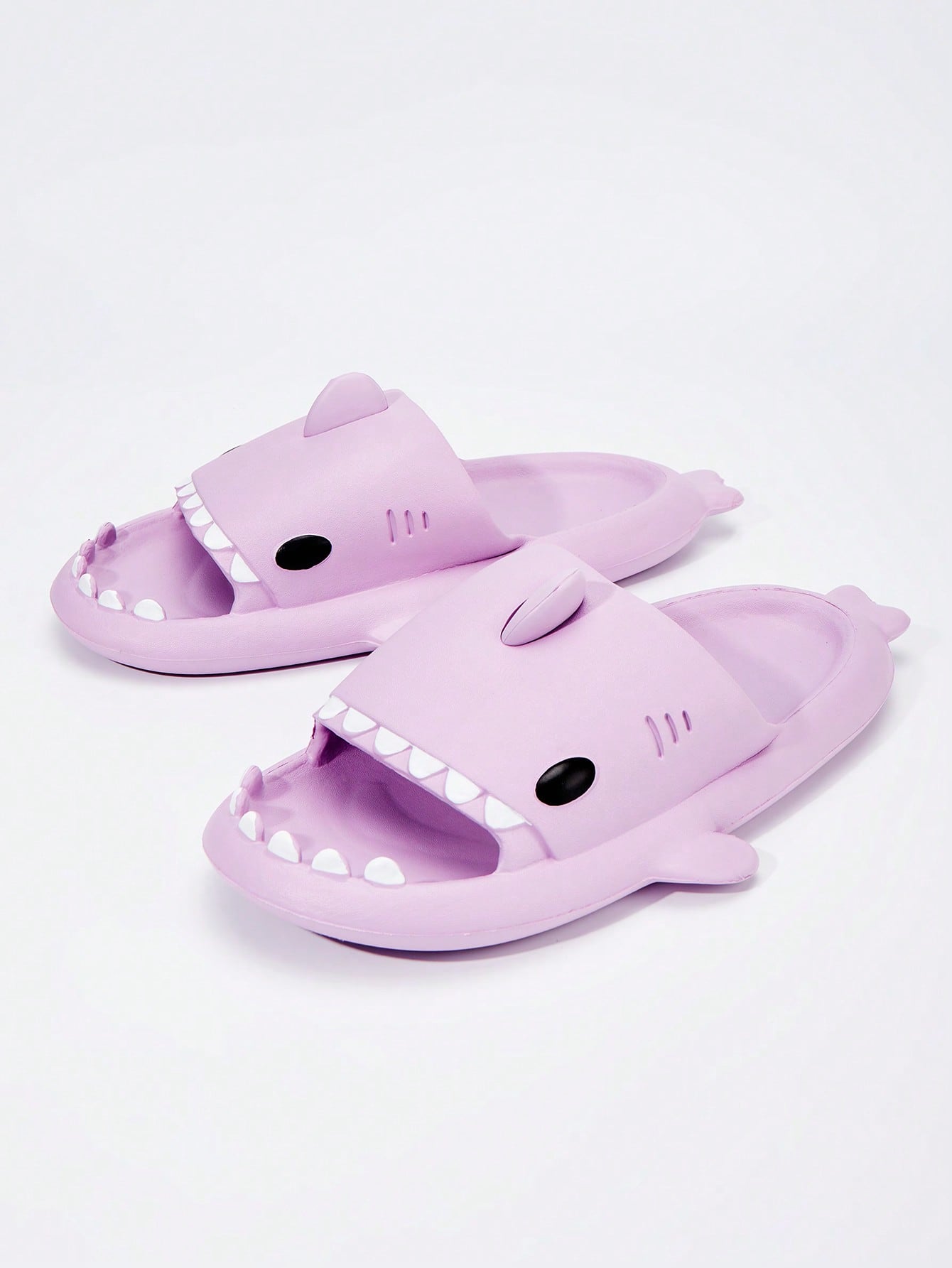 Cartoon Shark Design Slides, Deep Grey Preppy Cartoon Style Flip-flops