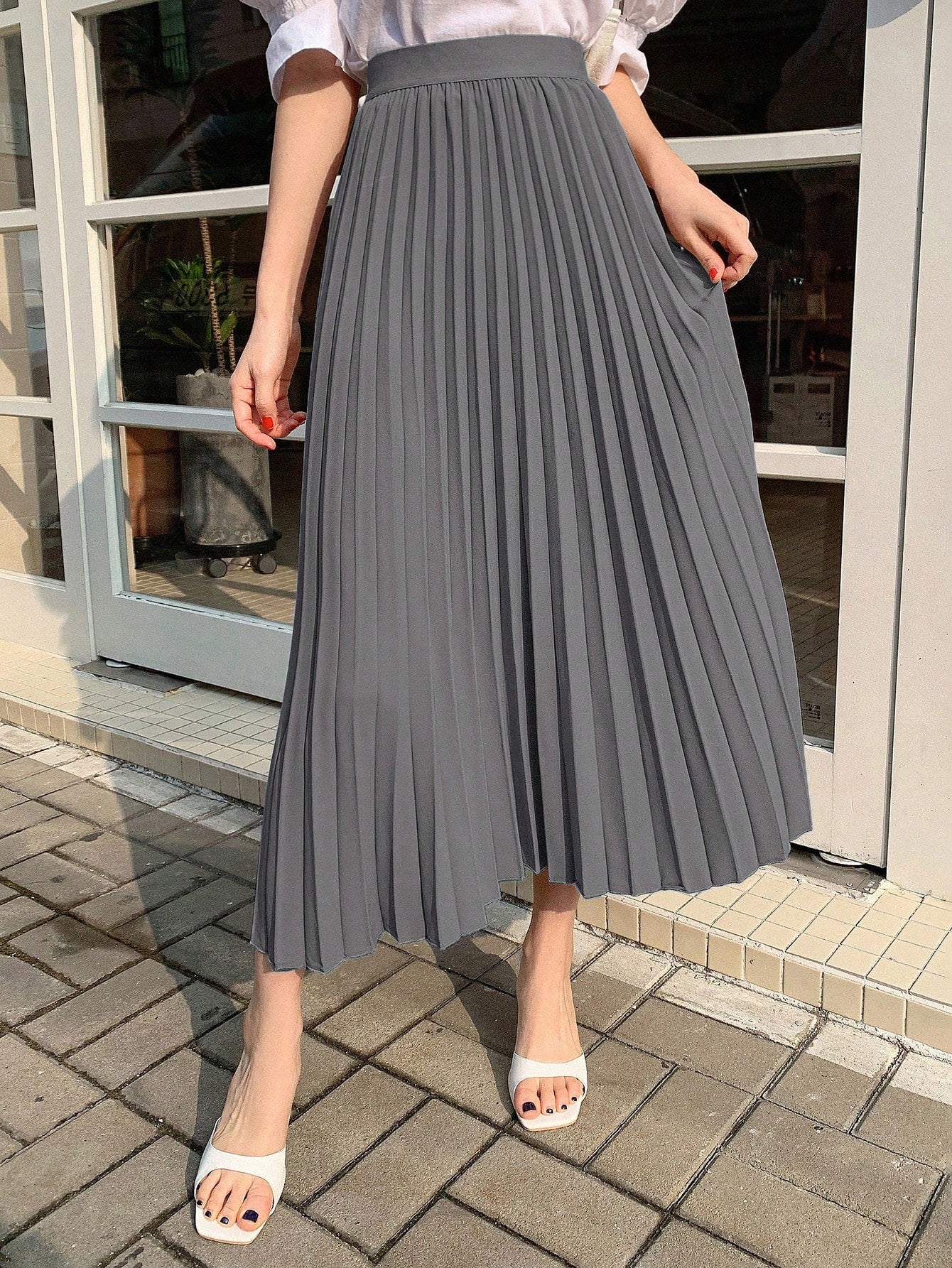 Solid Color High Waisted Pleated Skirt