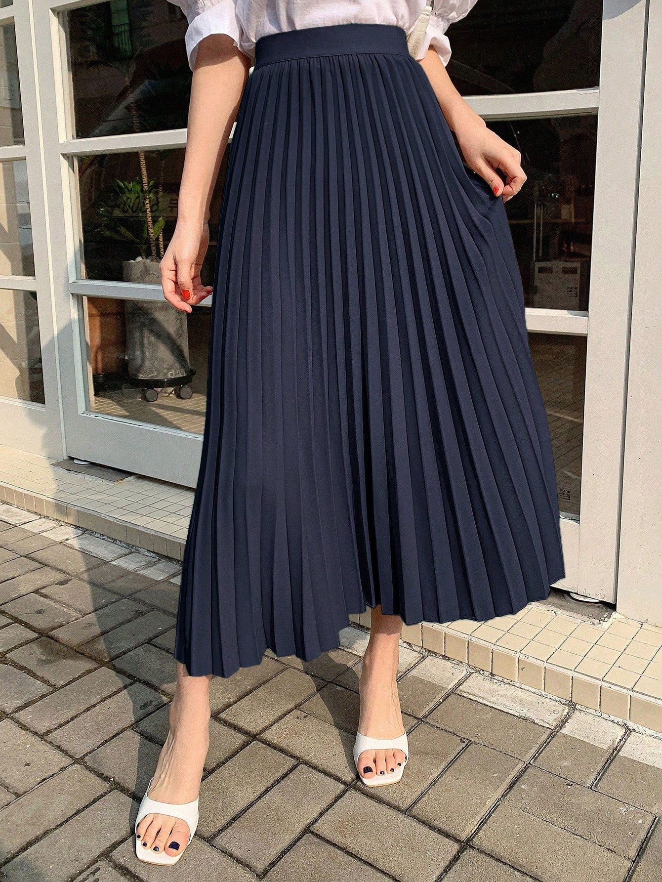 Solid Color High Waisted Pleated Skirt