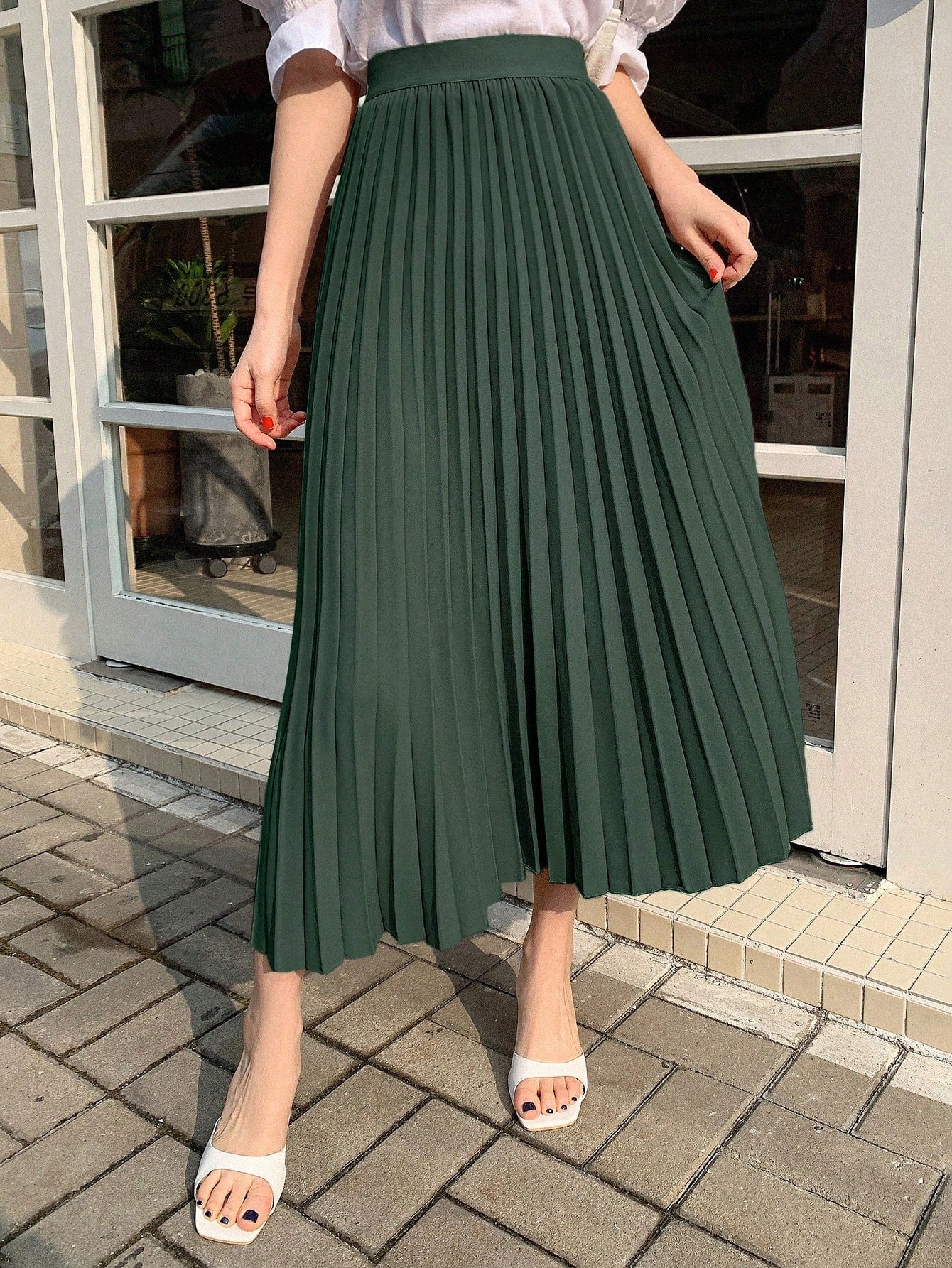Solid Color High Waisted Pleated Skirt