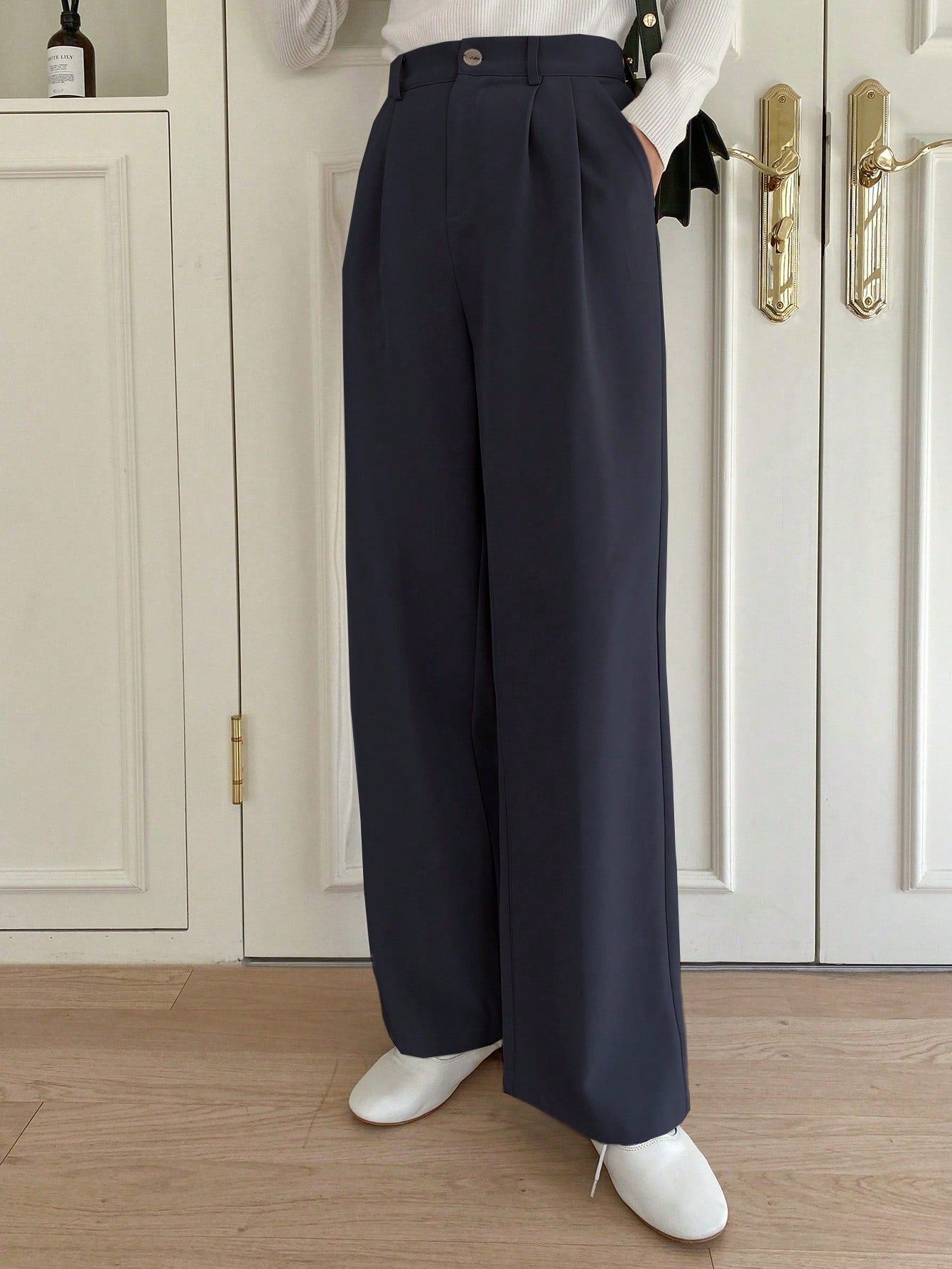 Casual Solid Color Pleated Straight Suit Trousers