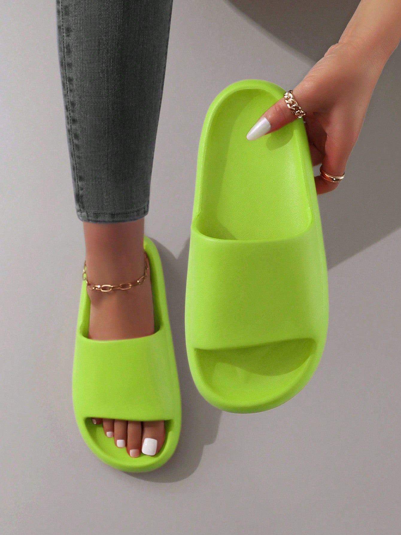 Stylish Colorful Minimalist Thick Sole Non-Slip Unisex Indoor Outdoor Beach Bathroom Slippers