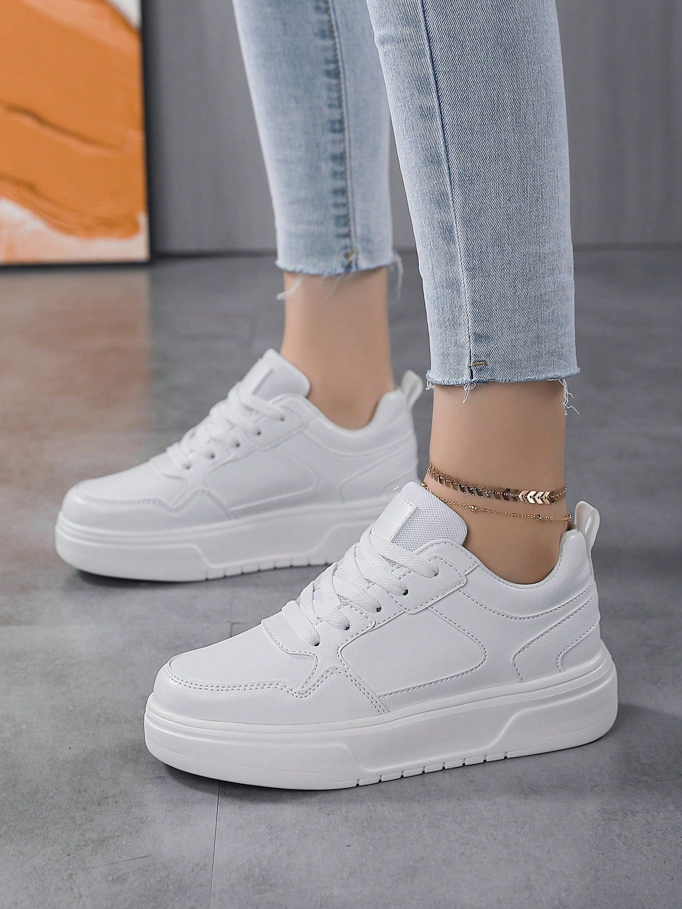 Fashionable Women Sports Shoes, Minimalist Style Classic White Casual Skateboard Shoes, Solid Color Versatile Round Toe Thick Platform Height-Increasing Outdoor Hiking Sneakers.