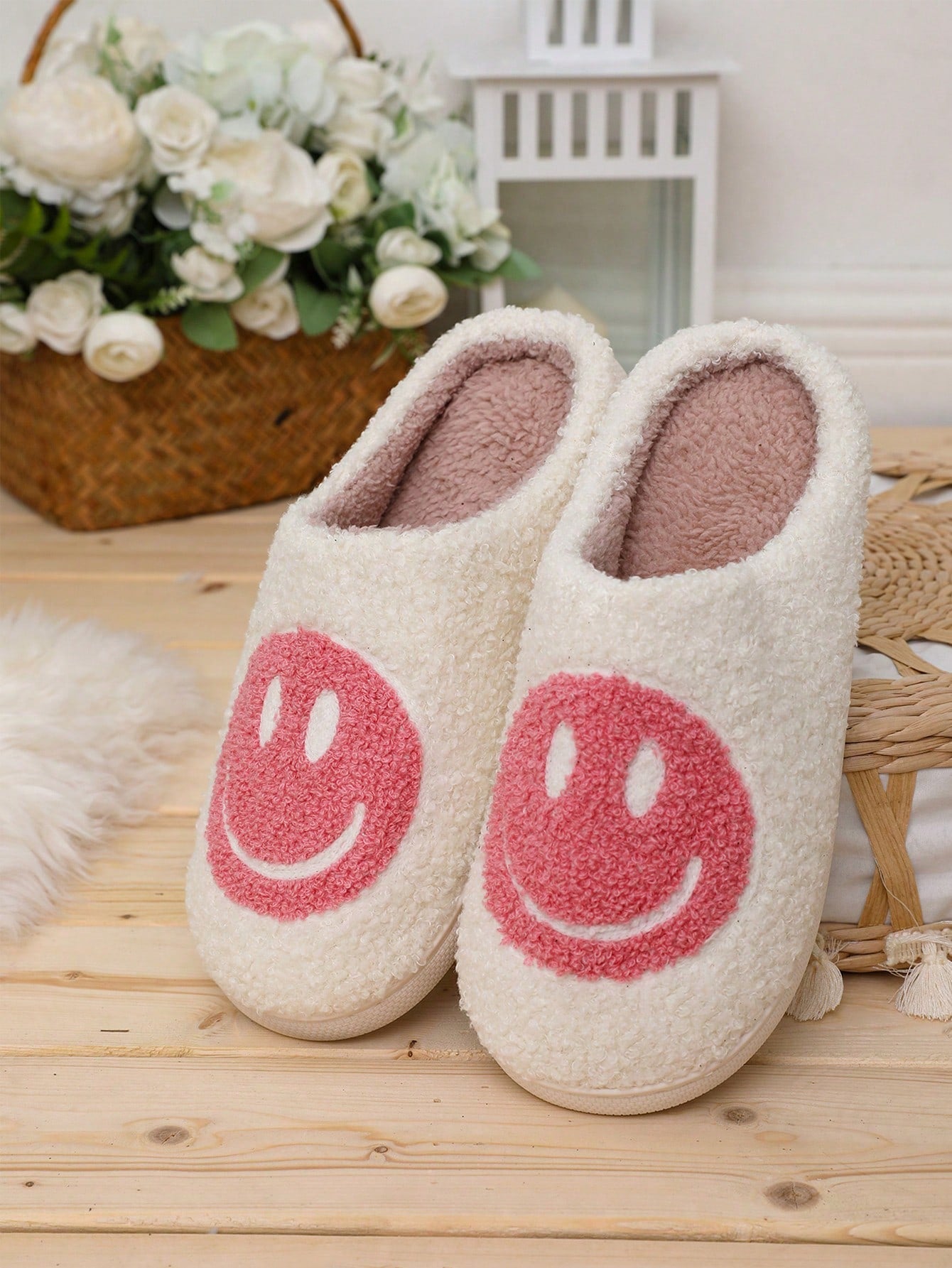 Women Korean Style Cute Cartoon  Face Fabric Slippers With Thick And Wear-Resistant Soles For Warm And Cozy Home Winter Wear, Couples" Slippers