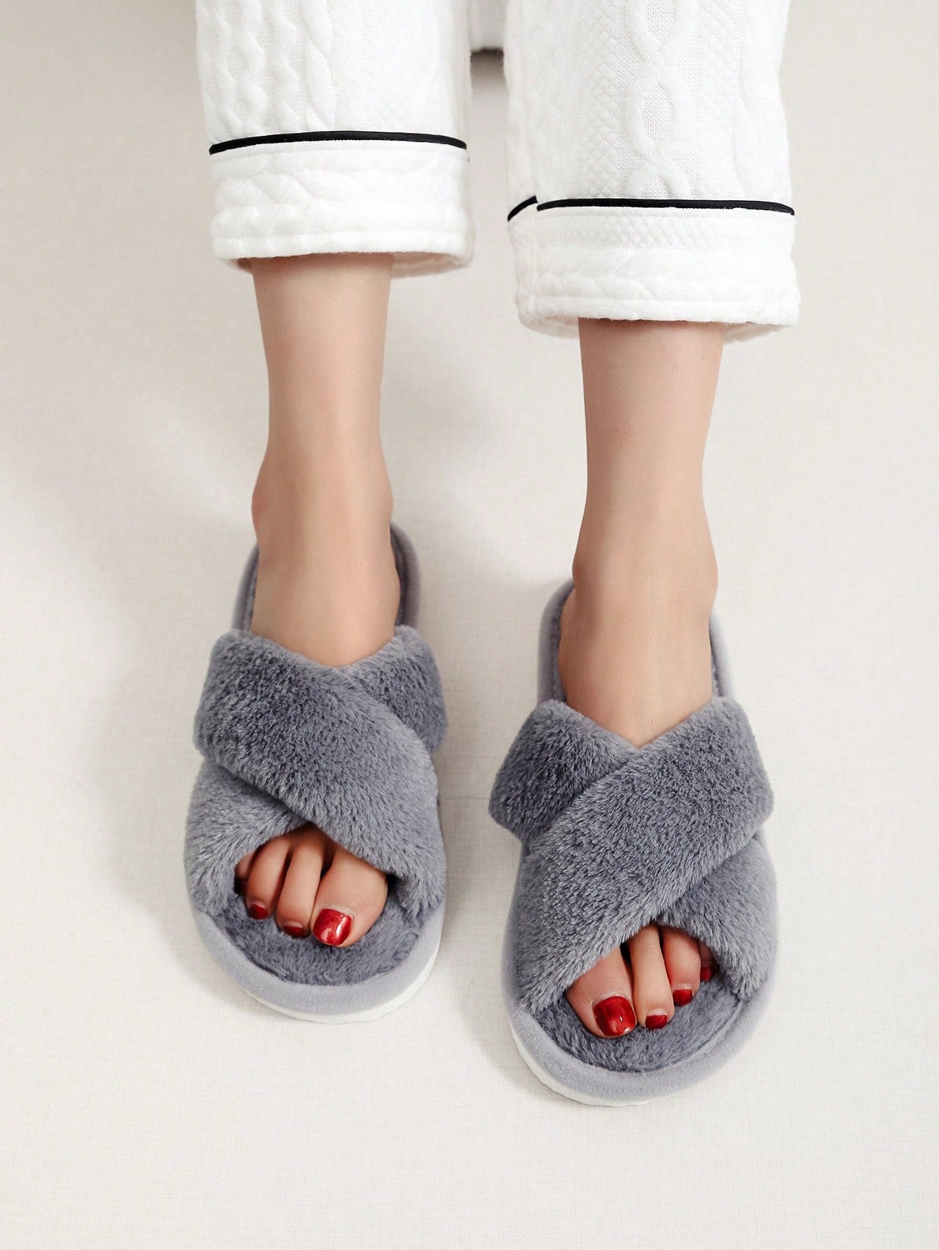Women's Fluffy Indoor Slippers,Ladies' suede fabric decorations bedroom slippers, wine red criss-cross with fluffy and cozy indoor home slippers