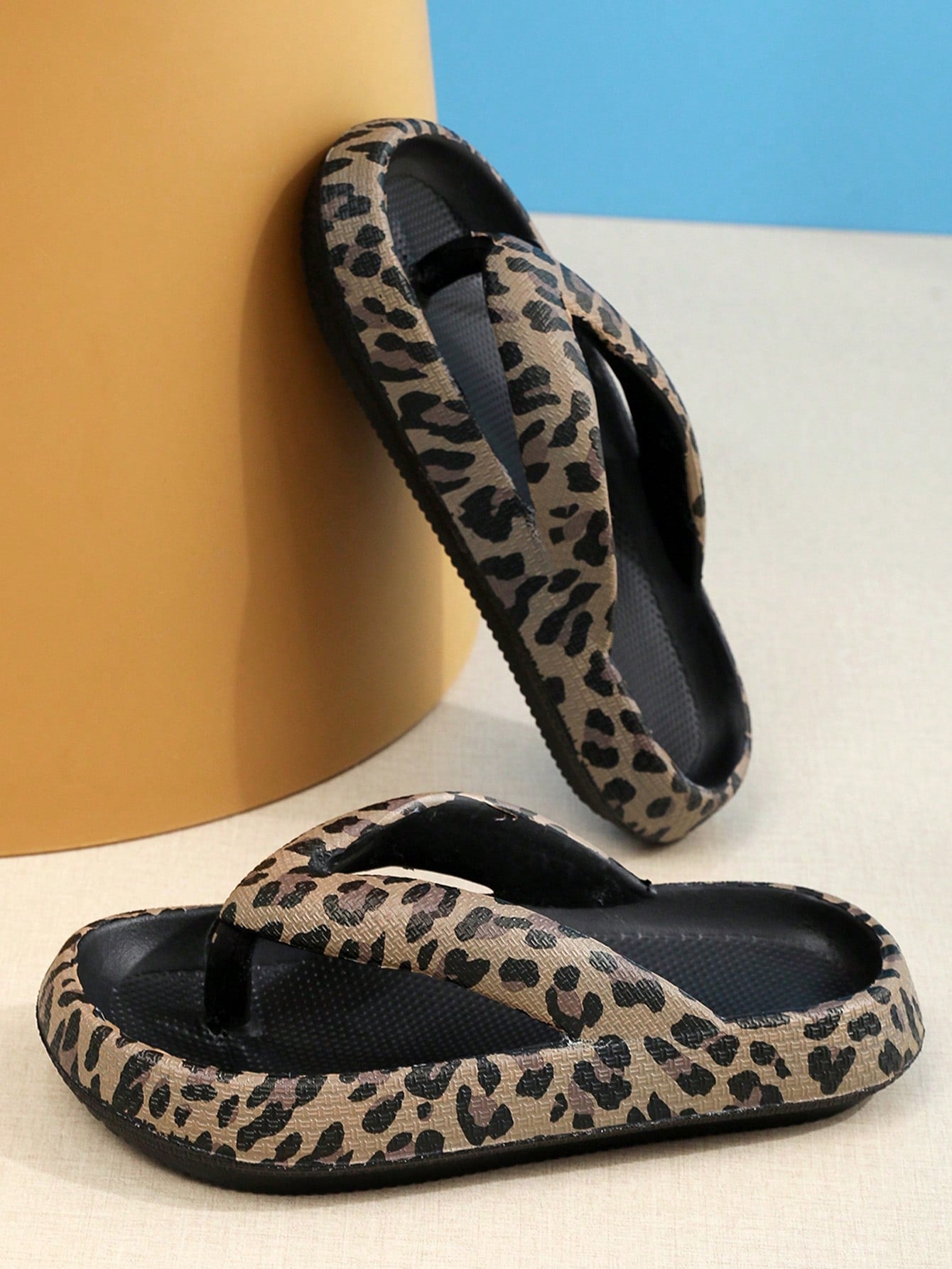 Summer Ladies" Thick Soft Bottom EVA Molded One-Piece Solid Color Roman Sandals, Slip-Resistant Beach Resort Comfortable Casual Slippers