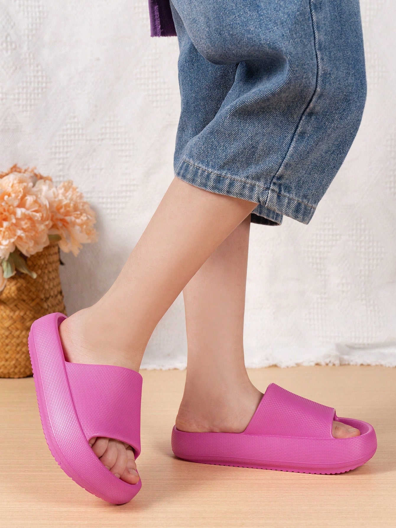 Boys' And Girls' Single-Colored, Spring-And-Summer Eva Slippers With Thick, Soft And Comfortable Soles, Perfect For Indoor-Outdoor Use, Quiet, Wear-Resistant And Slip-Resistant, Easy To Wear And Take Off, Ideal For Outside, Beach, Casual, Home And Bathroo
