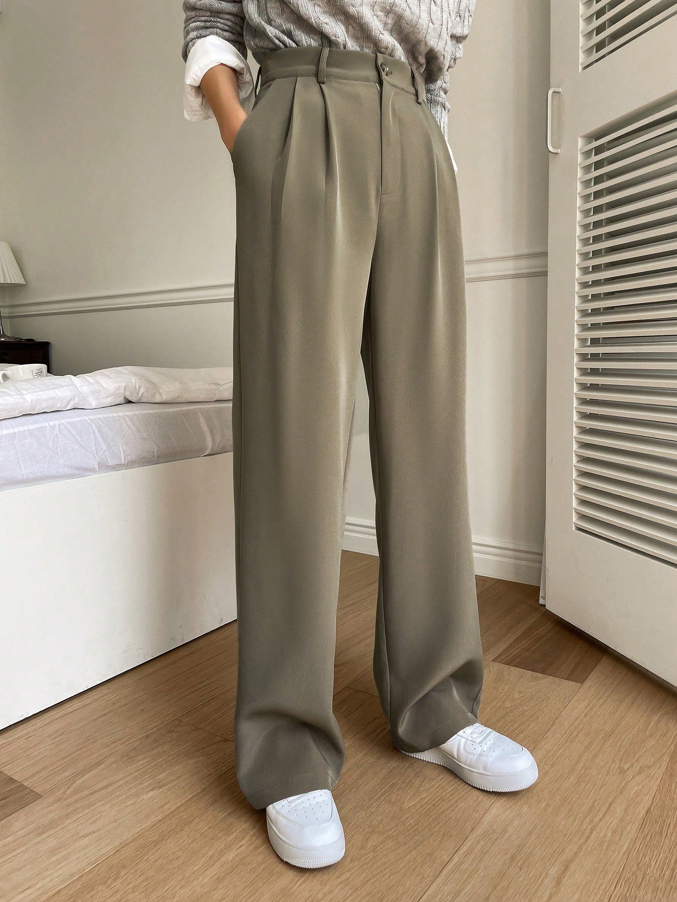 Casual Solid Color Pleated Straight Suit Trousers
