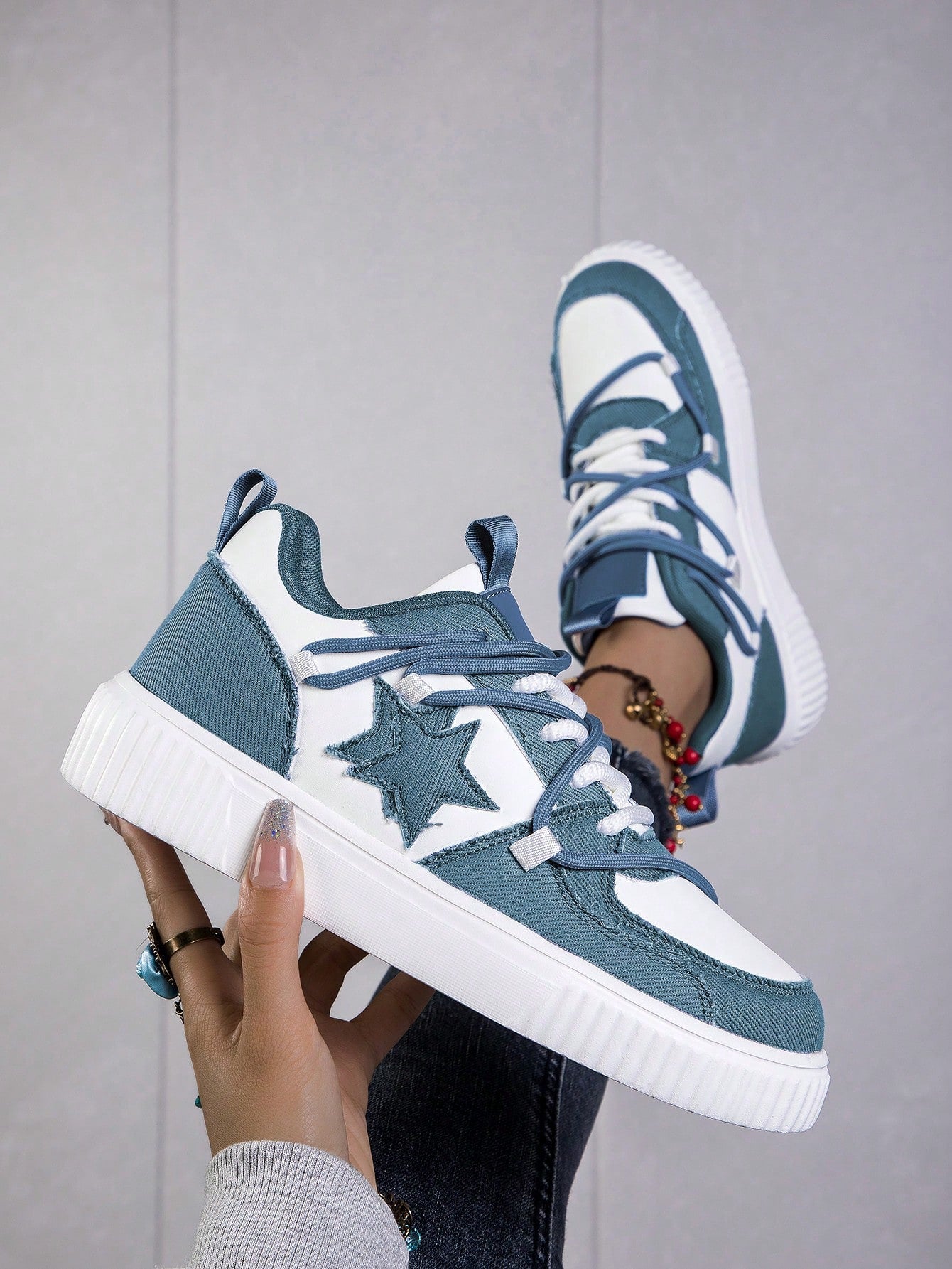 Women's Fashionable Stars &amp; Vintage Canvas Patchwork Trendy Platform Sneakers, Outdoor Lightweight Slip-Proof Lace-Up Casual Shoes, Black And White, Best Friend Style