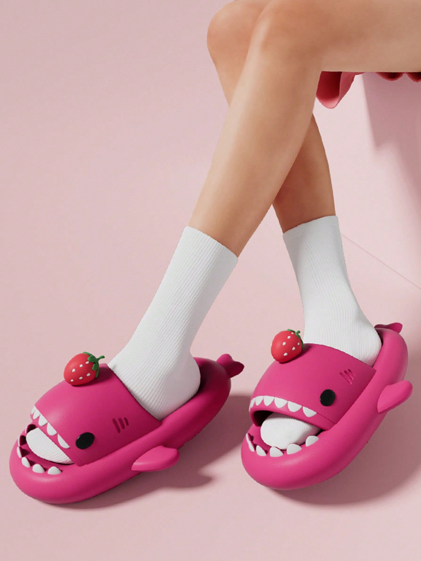 Cartoon Shark Design Slides, Deep Grey Preppy Cartoon Style Flip-flops