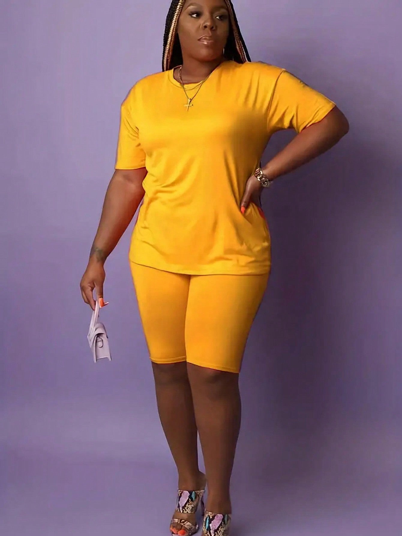 Plus Size Solid Color Short Sleeve And Shorts Slim Fit Two Piece Set For Summer
