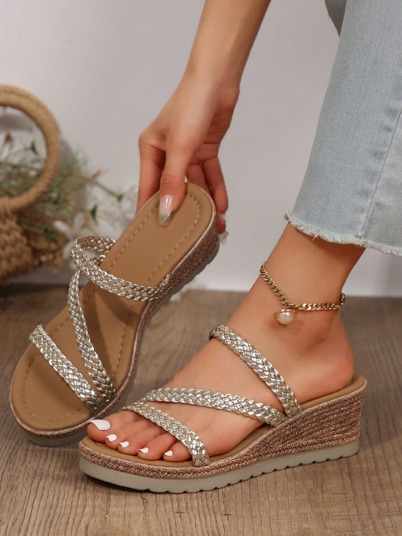 Women Twist Detail Cut Out Espadrille Wedge Slide Sandals, Vacation Outdoor Faux Suede Wedge Sandals