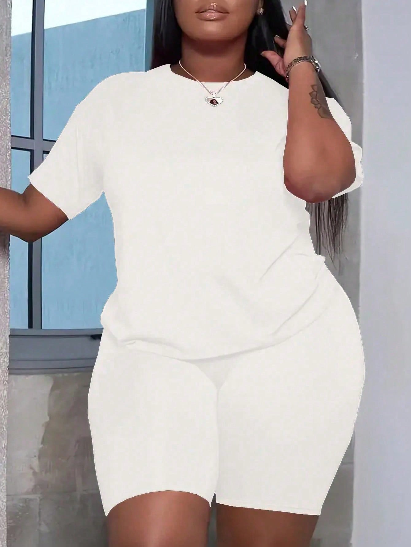 Plus Size Solid Color Crew Neck Short Sleeve T-Shirt And Shorts Casual Two-Piece Set For Summer