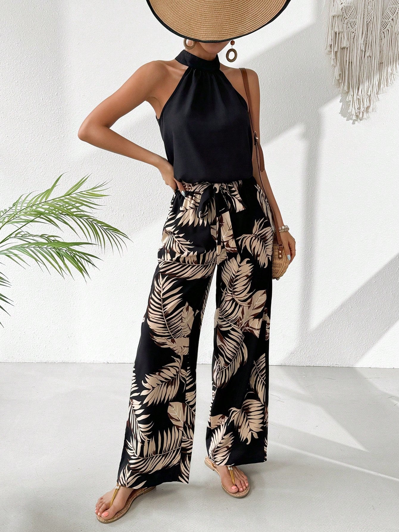 Women's Plain Halter Top And Flower Print Pants Two Piece Set