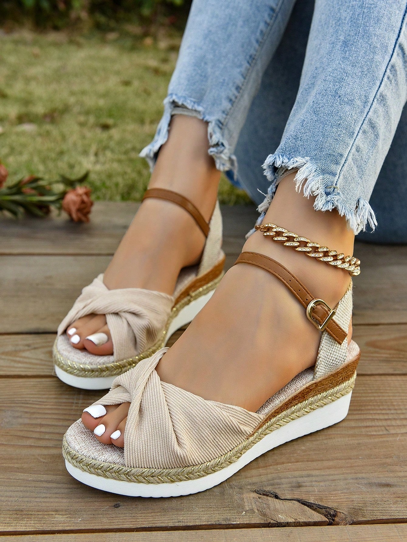 Women's Plus Size Striped Buckle Decorated Beach Outdoor Bohemian Style Color Block Lightweight Jute Rope Elegant Wedge Platform Sandals