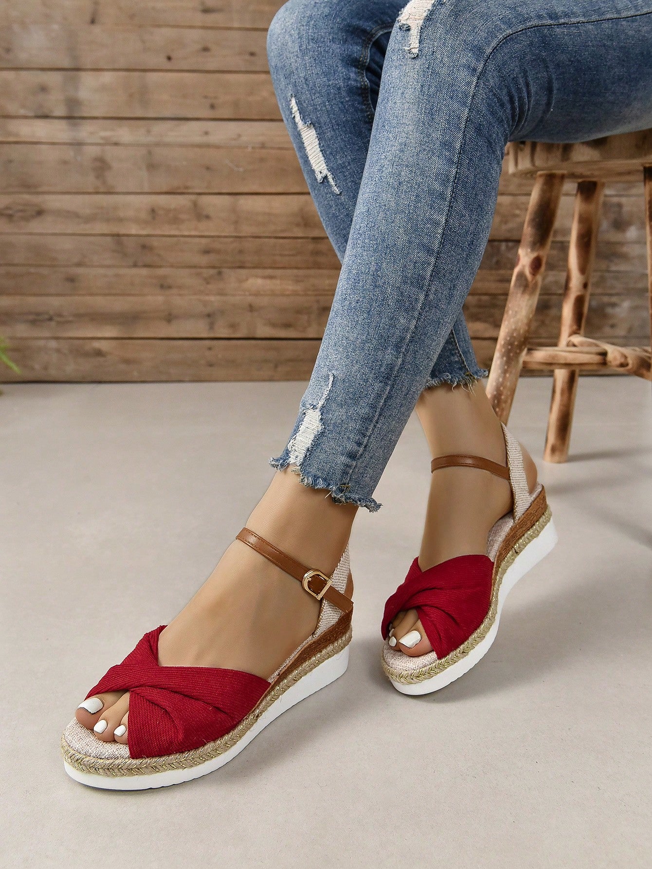 Women's Plus Size Striped Buckle Decorated Beach Outdoor Bohemian Style Color Block Lightweight Jute Rope Elegant Wedge Platform Sandals