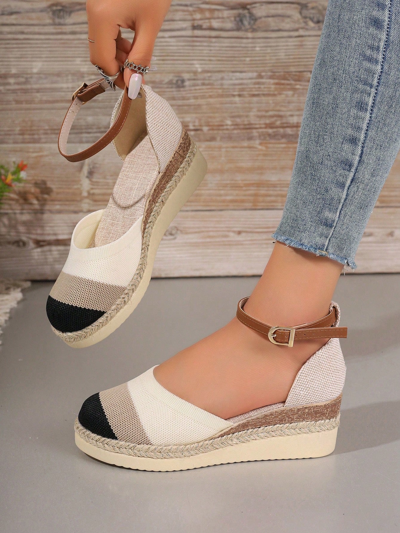 Ladies Plus Size Retro Floral Patterned Decorated Color Block Closed Toe Lightweight Jute Rope Elegant Wedge Heels & Thick Sole Shoes