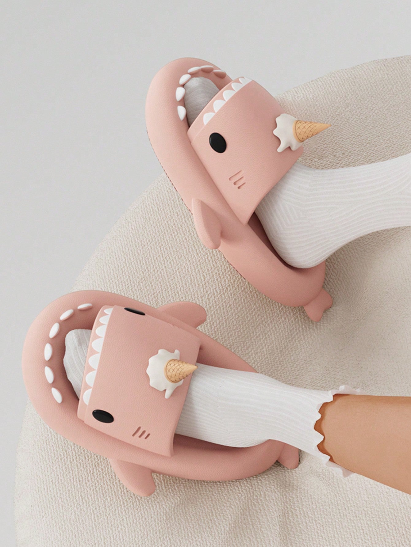 Cartoon Shark Design Slides, Deep Grey Preppy Cartoon Style Flip-flops