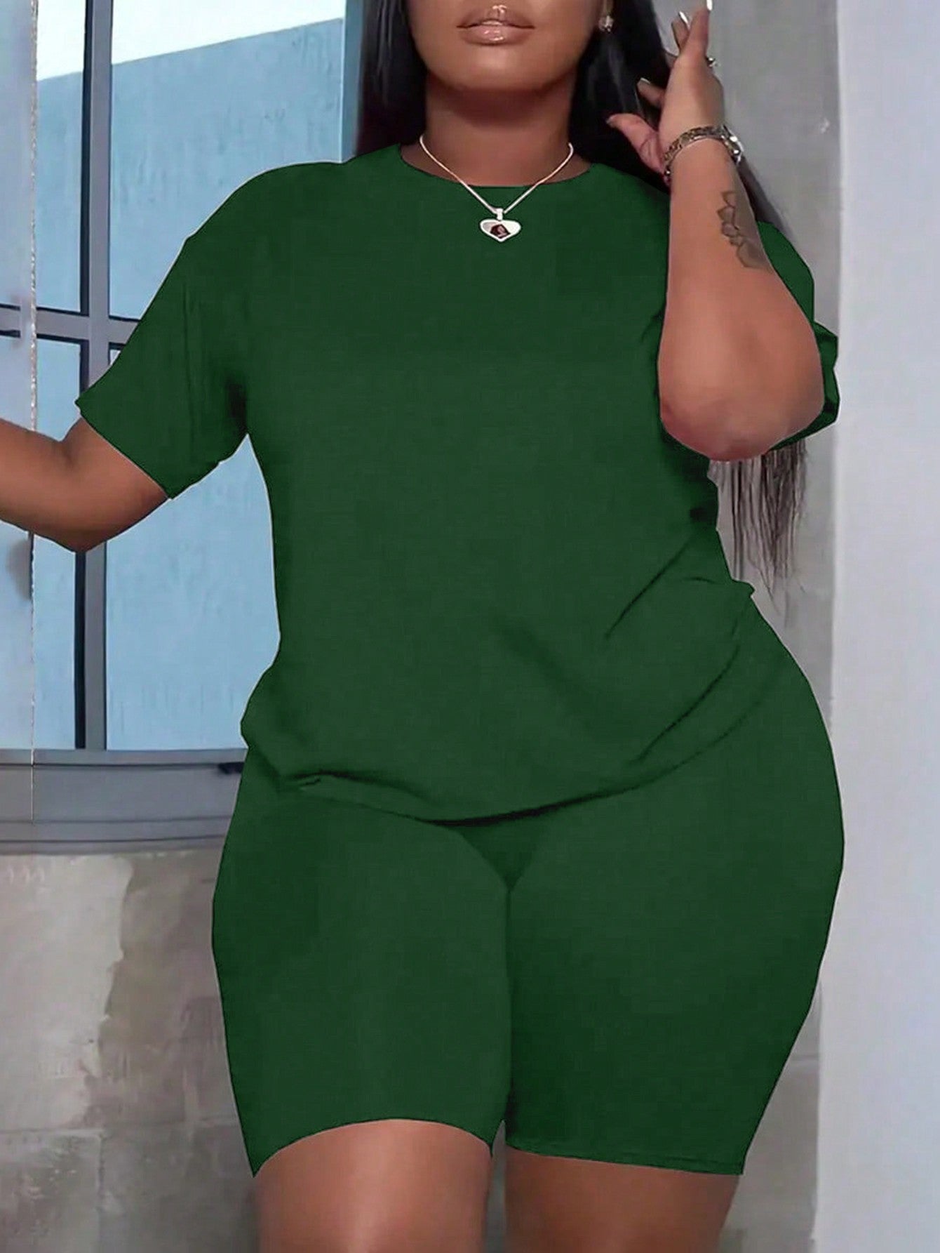 Plus Size Women Fashionable Daily Solid Color Short Sleeve And Shorts Two-Piece Set