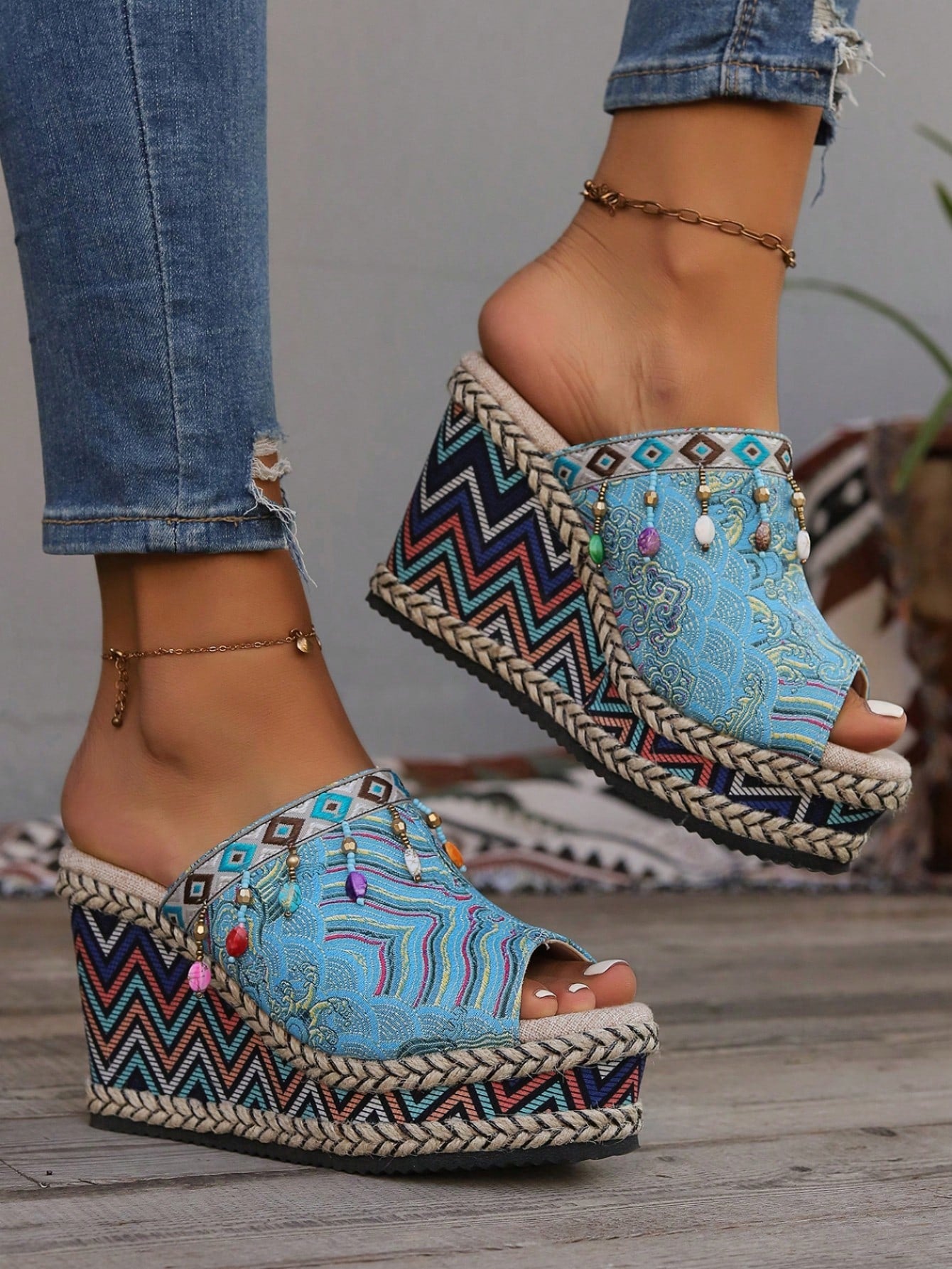 Bohemian Style High Heel Printed Wedges For Women, 2024 Summer New Arrivals, Random Color Boho Sandals With Beaded Strap, Open Toe, Random Tassel, Chunky Platform, High Waterproof Platform, Casual & Versatile, Braided Sole, Roman Style Beach Resort Sandal