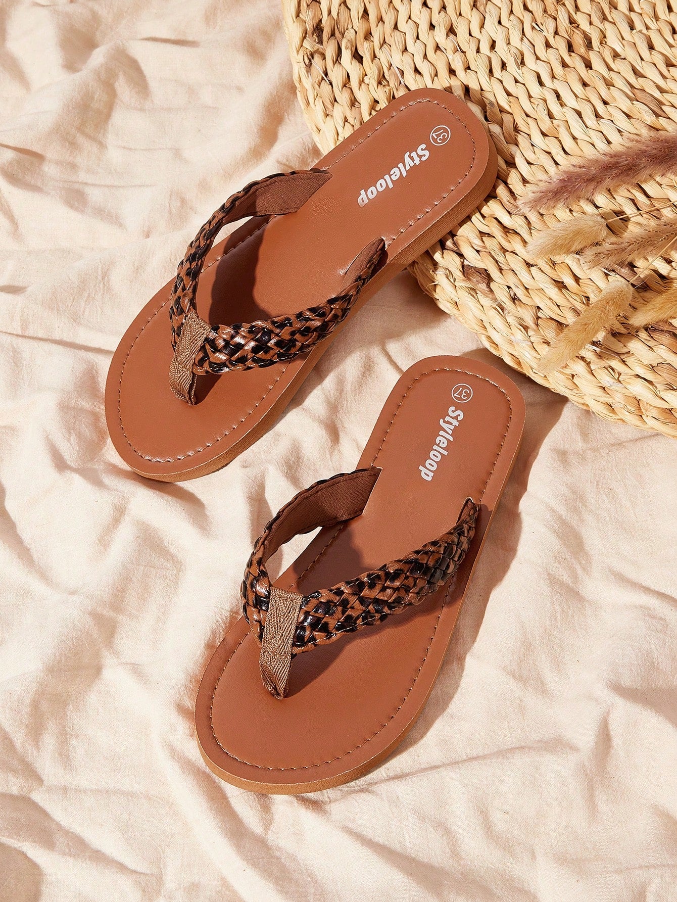 Styleloop Women'S Flat Flip Flops For Summer Vacation Shoes Summer Sale Boho Feels