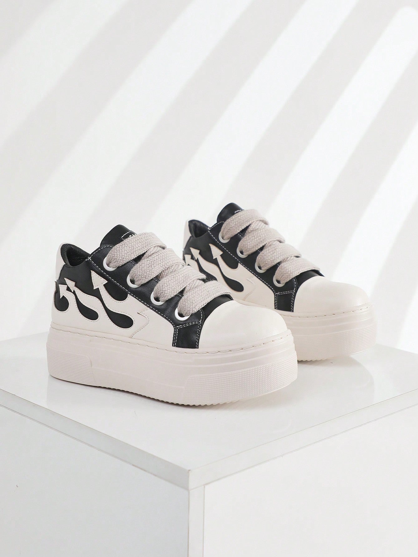 Lace-Up Front High Top Skate Shoes Pu Leather Sport Shoes With Side Zipper And Comfortable Soft Sole