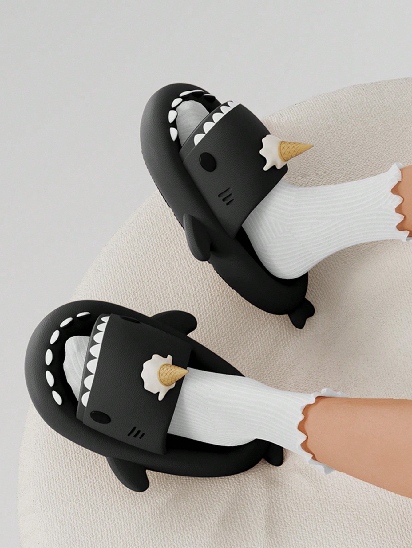 Cartoon Shark Design Slides, Deep Grey Preppy Cartoon Style Flip-flops
