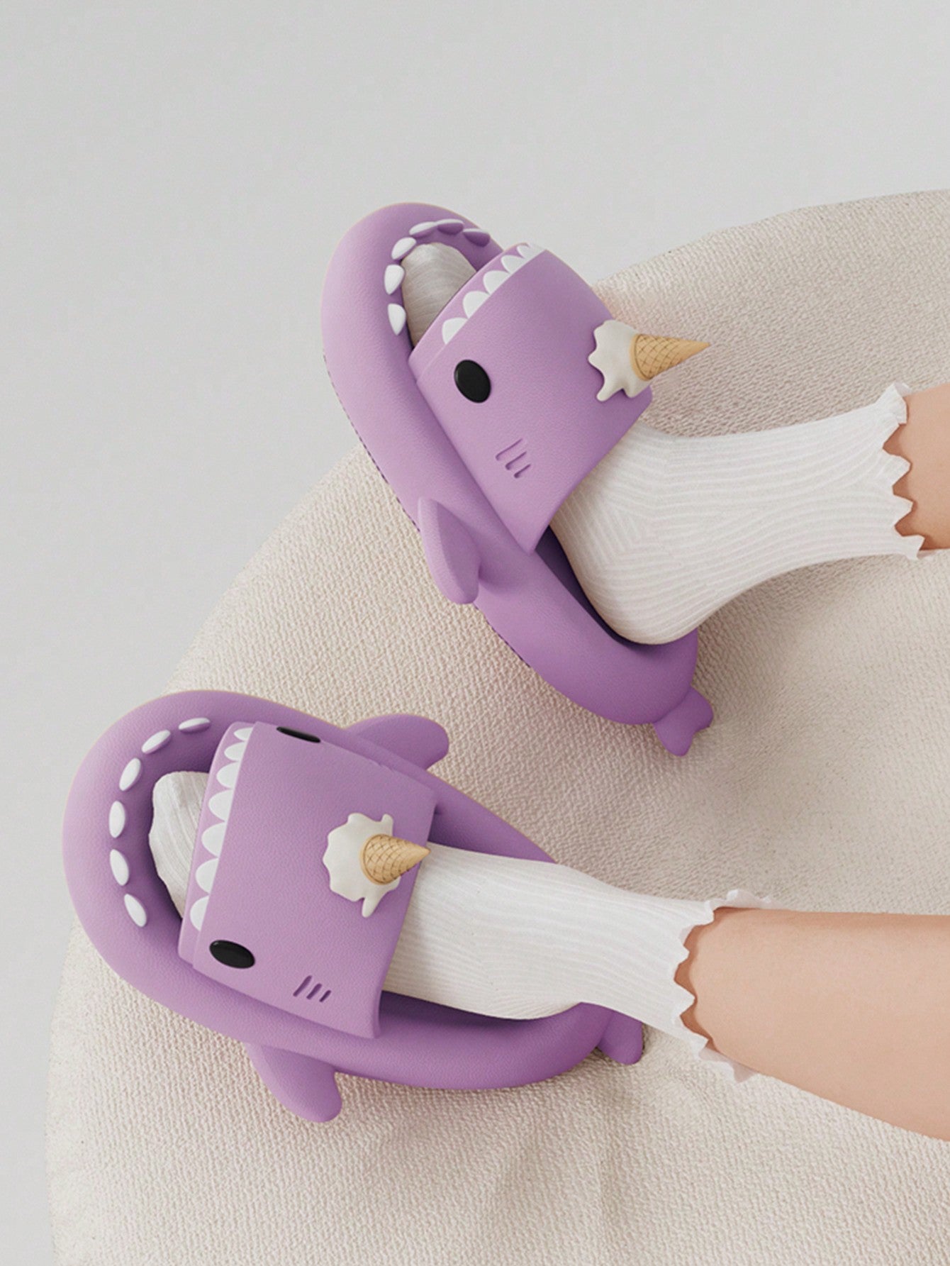Cartoon Shark Design Slides, Deep Grey Preppy Cartoon Style Flip-flops