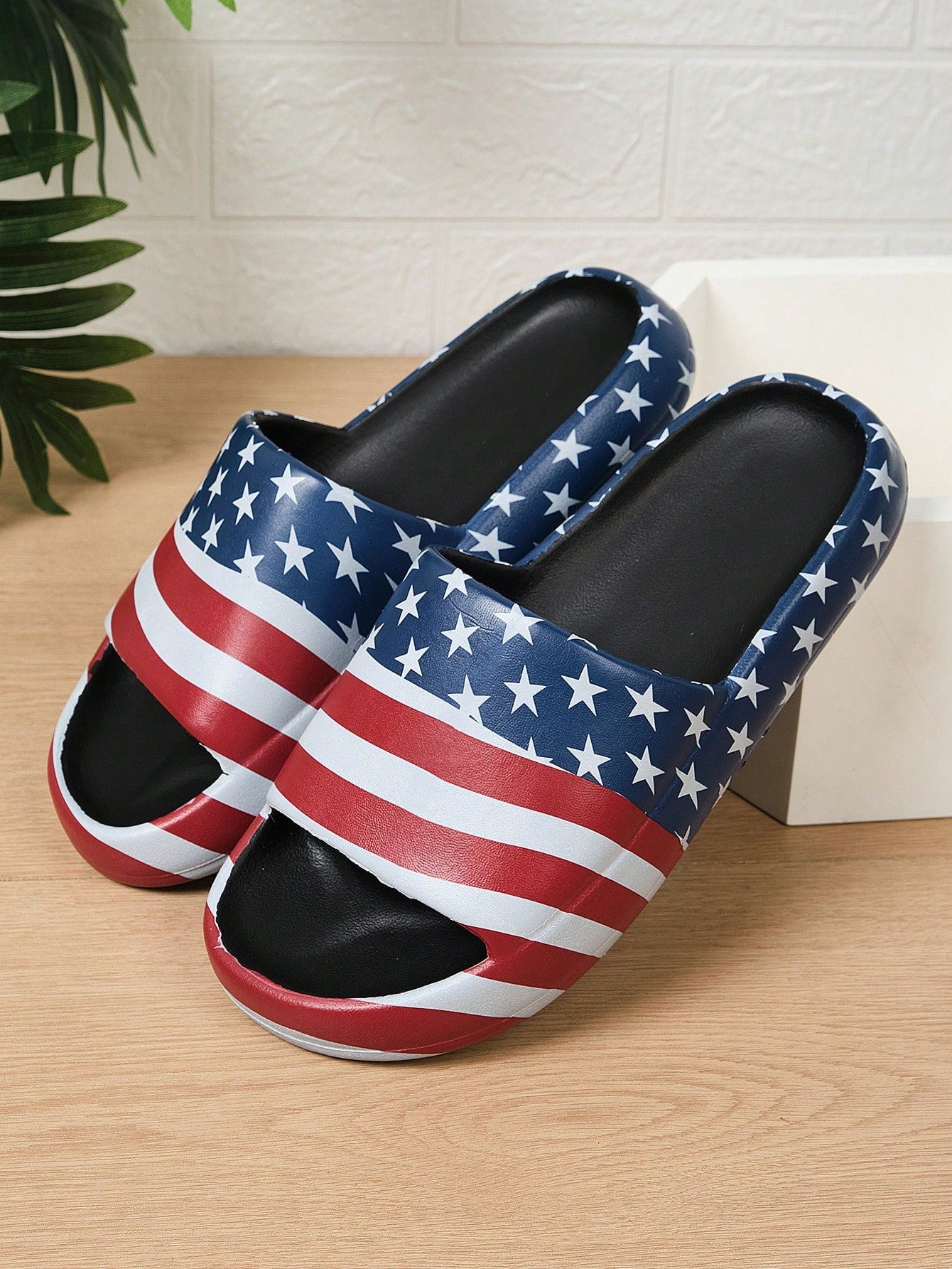 1pair Teenage Girls' New Striped Starry Slipper, Thick-Soled, Wear-Resistant, Comfortable, Breathable Flip Flops For Both Indoor And Outdoor Use