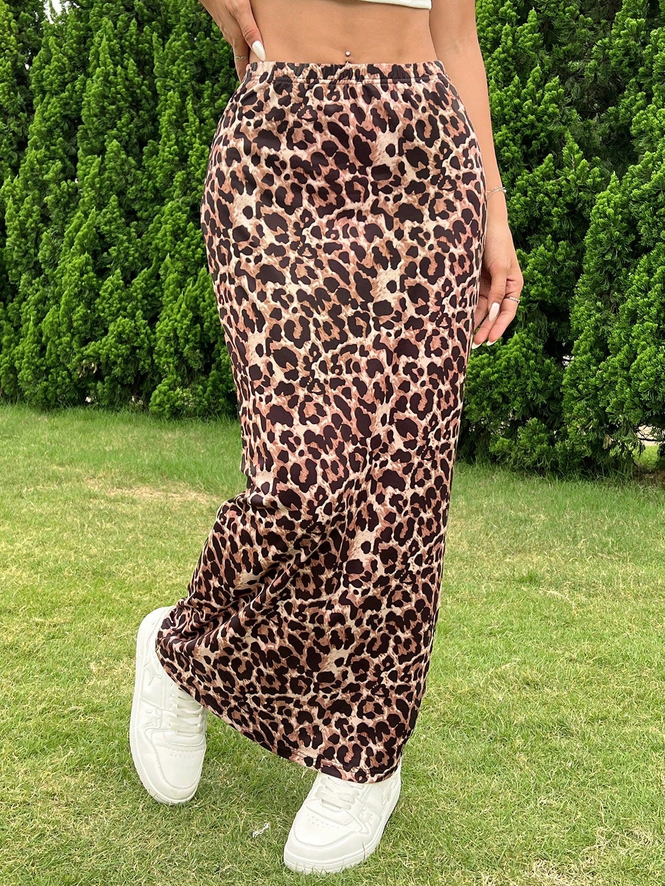 Women'S Black Knit Tight-Fit Knee-Length Skirt