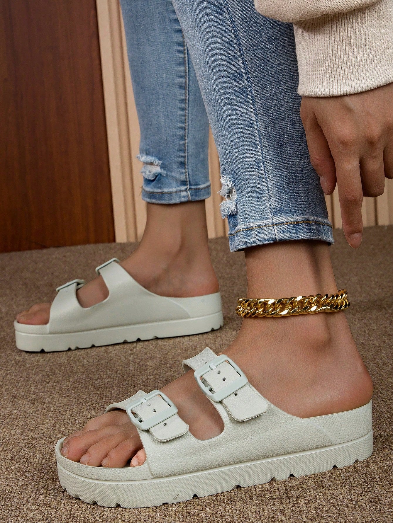 2024 Fashionable Women's Apricot-Colored Anti-Slip Durable EVA Lightweight Slippers, Soft & Comfortable For Indoor And Outdoor Use