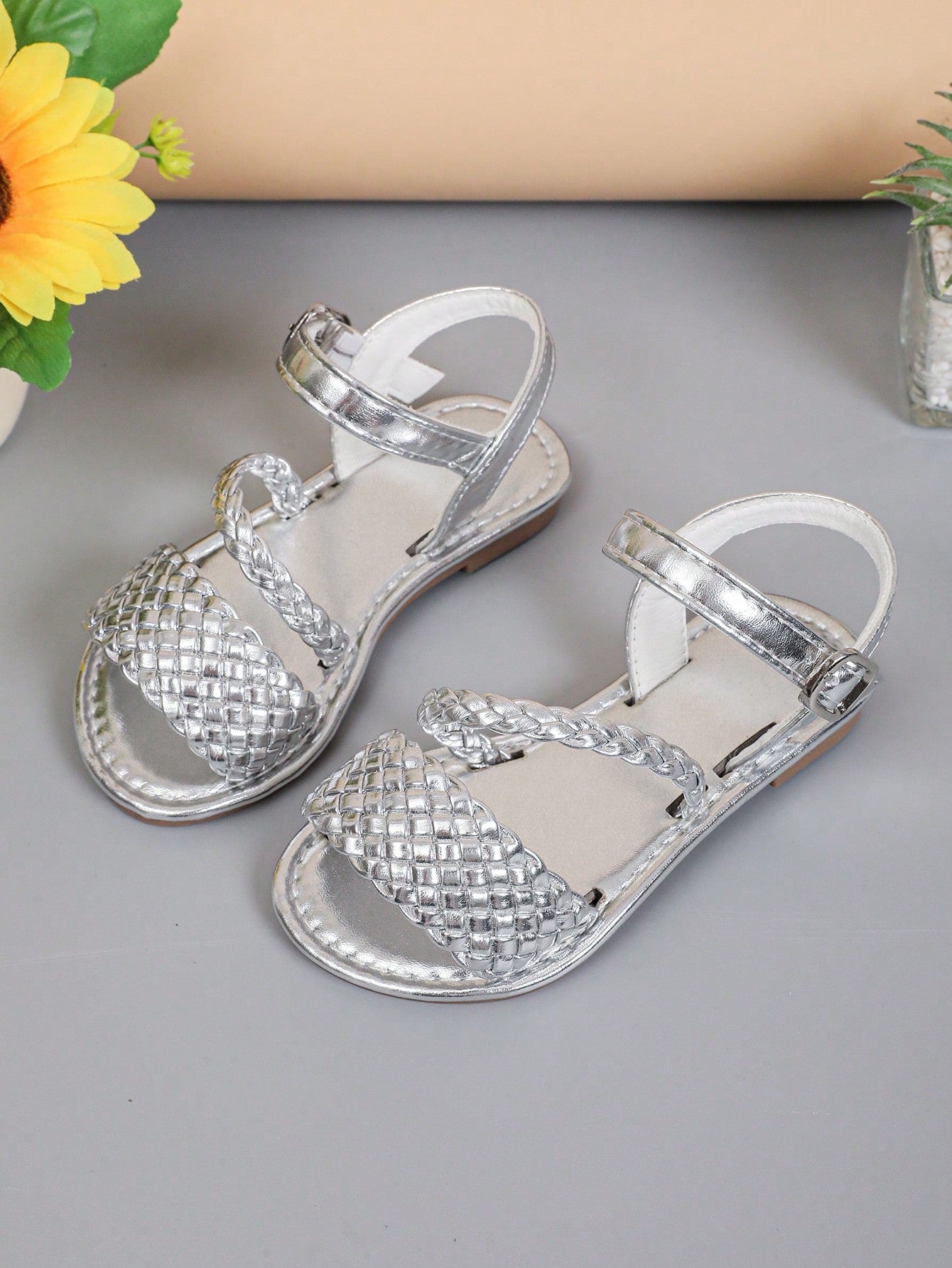 1 Pair Of Children And Teenagers Brown Sandals With Large Size, Solid Color, Wide Braided Strap, Buckle Design, Peep Toe Round Toe, TPR Non-Slip And Comfortable Light-Weighted Sole, Suitable For Primary And Secondary School Students Over 8 Years Old For S