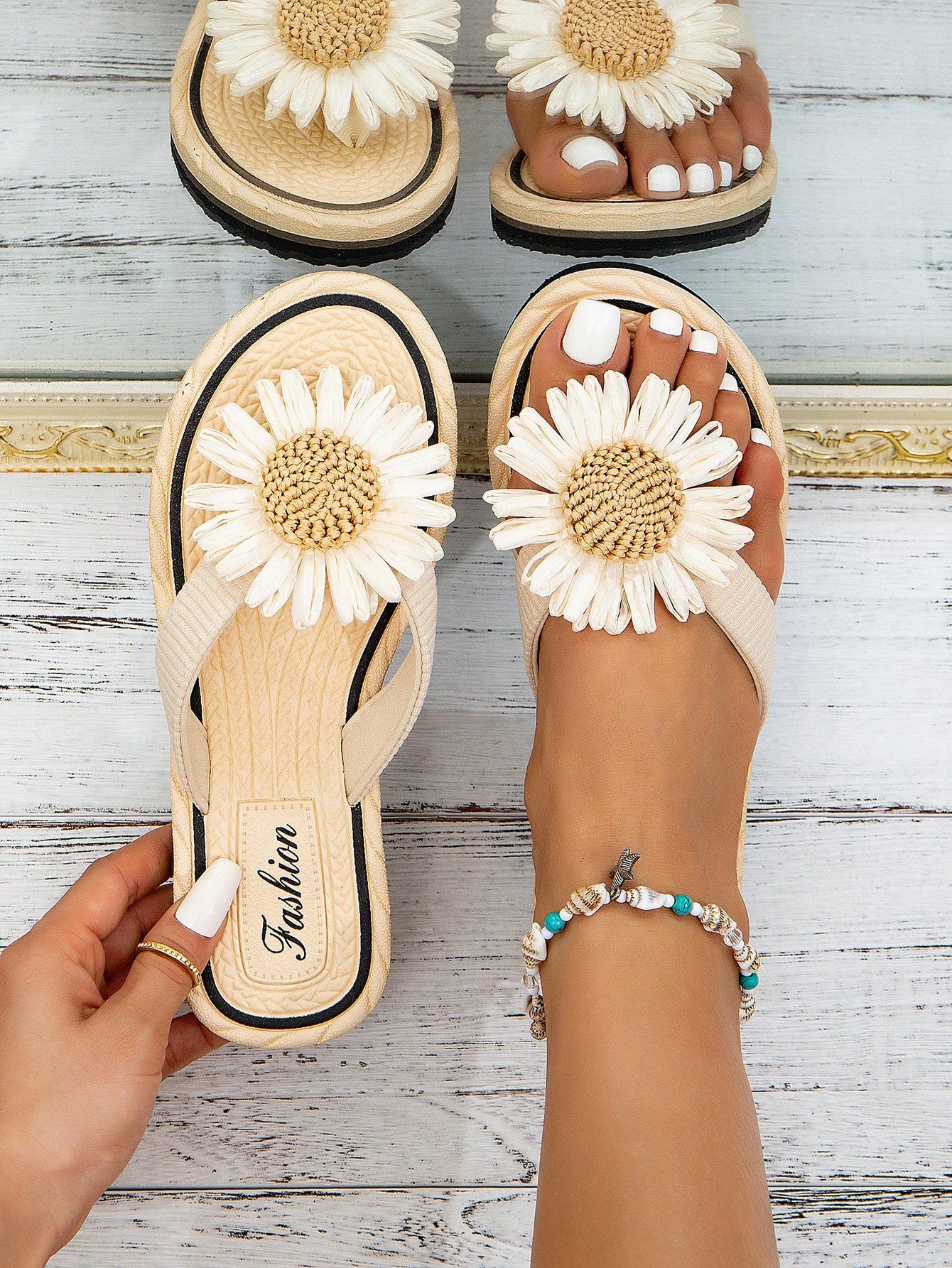 Vacation Flip Flops For Women, Flower Decor Toe Post Design Slippers