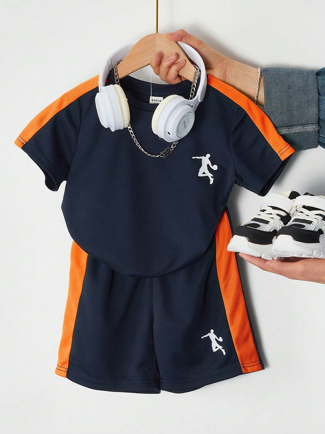 2pcs/Set Young Boy Summer Outfit, Casual Sports Printed Color-Blocked Round Neck Short Sleeve T-Shirt And Shorts, Knitted Breathable Moisture Absorption Sports Suit