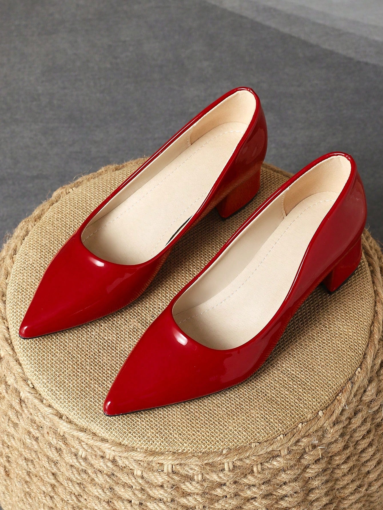 Women's Pointed-Toe Shallow-Mouth Pump Shoes With Green Upper, Blue Stone Pattern And Apricot-Colored Heel Cap, Suitable For Vacations, Shopping And Outdoor Activities, Available In Red, Yellow And Retro Casual Style; Versatile And Premium-Feeling Black S