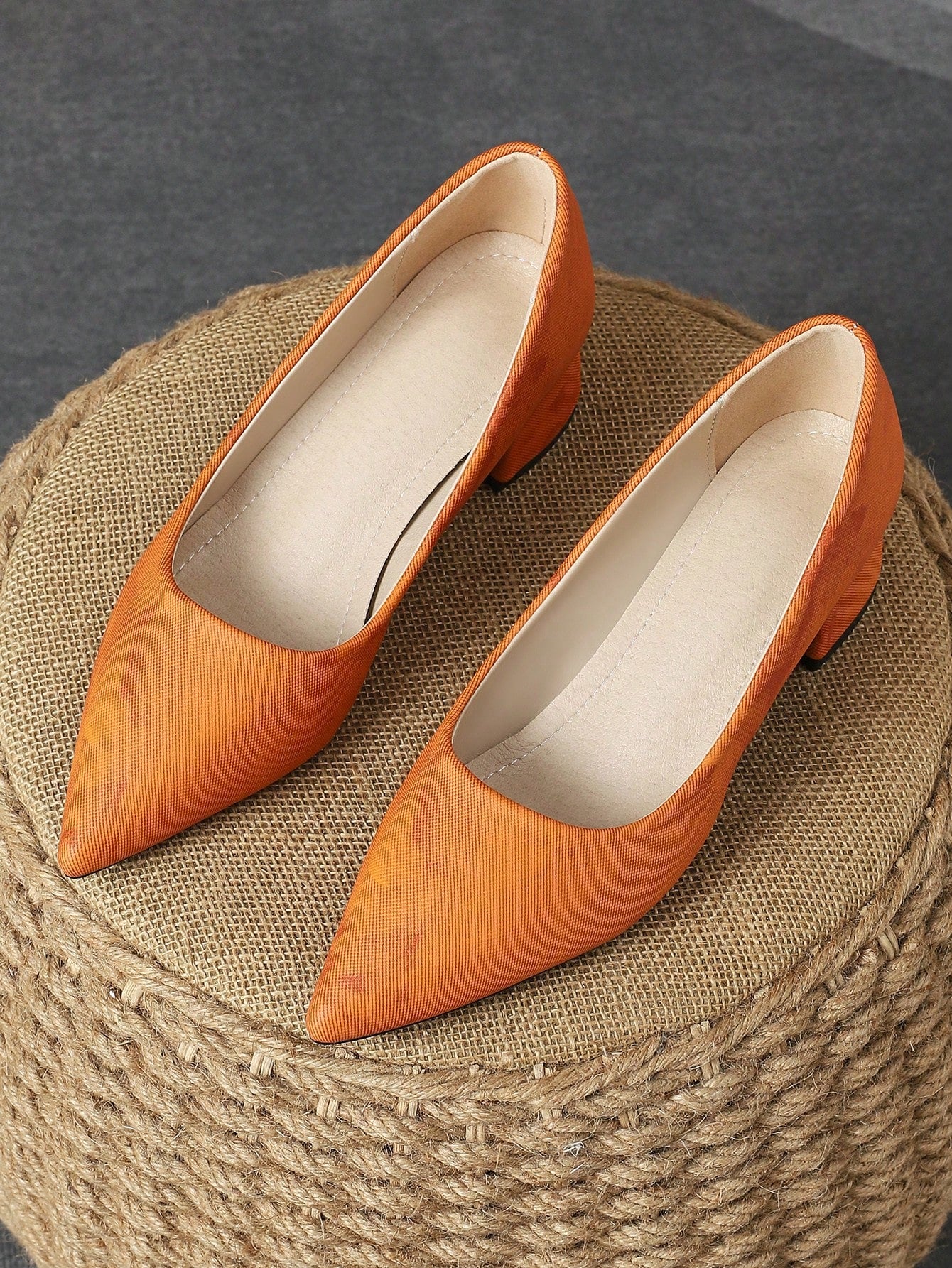 Women's Fashionable Green Pointed Shallow Mouth Pump With Light Blue Stone Texture, Apricot-Colored Package Heel For Vacation, Shopping, Outdoor Activities, Red, Yellow, Retro, Casual And Versatile, High-End Feeling, Black Shoes