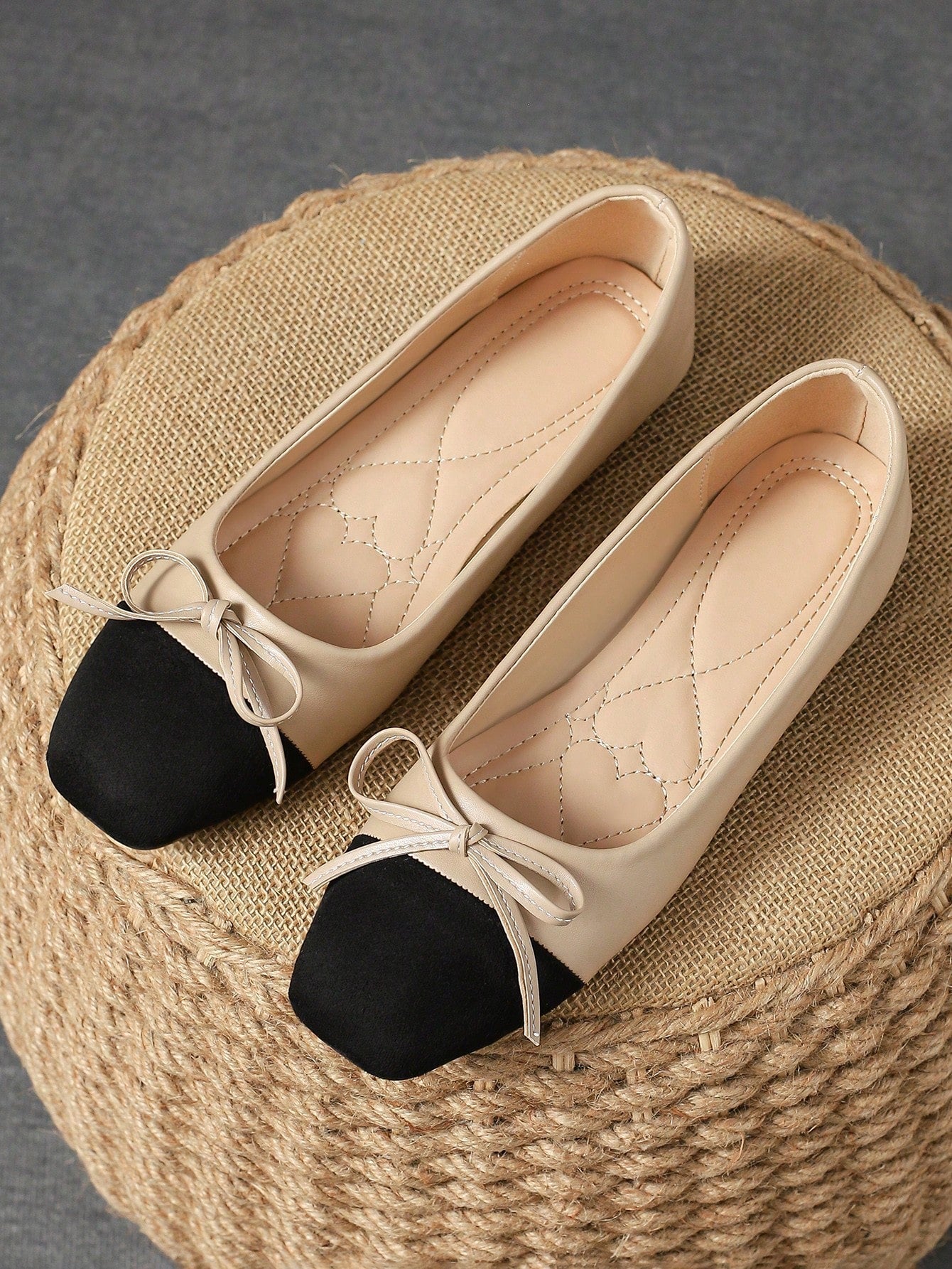 Fashion Square Toe Light Pink Flat Shoes For Women, With Bow Knot, Suitable For Outdoor Activities, High-End And Versatile, In Black And White Colors, Perfect For Casual Wear