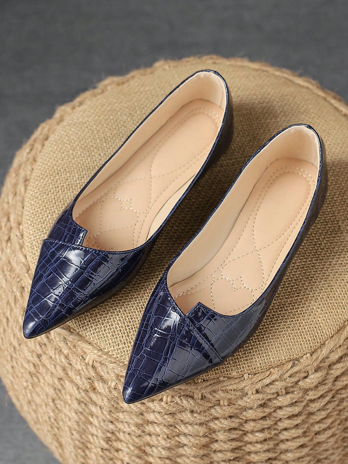 Women's Plaid Pointed Toe Flat Shoes With Stone Pattern Slip-On Design, Red Color, Comfortable For Outdoor Activities, Suitable For All Seasons
