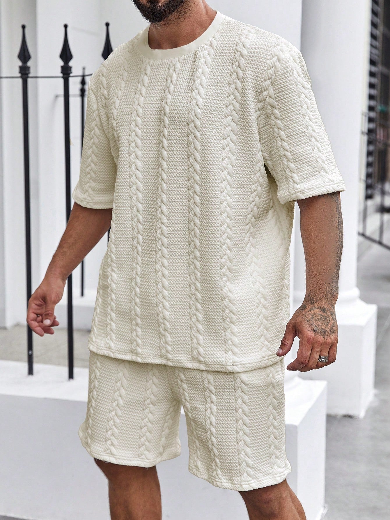 Men Plus Size Fashionable Solid Color Short-Sleeve Top And Shorts Two Piece Set With Twisted Knit Pattern