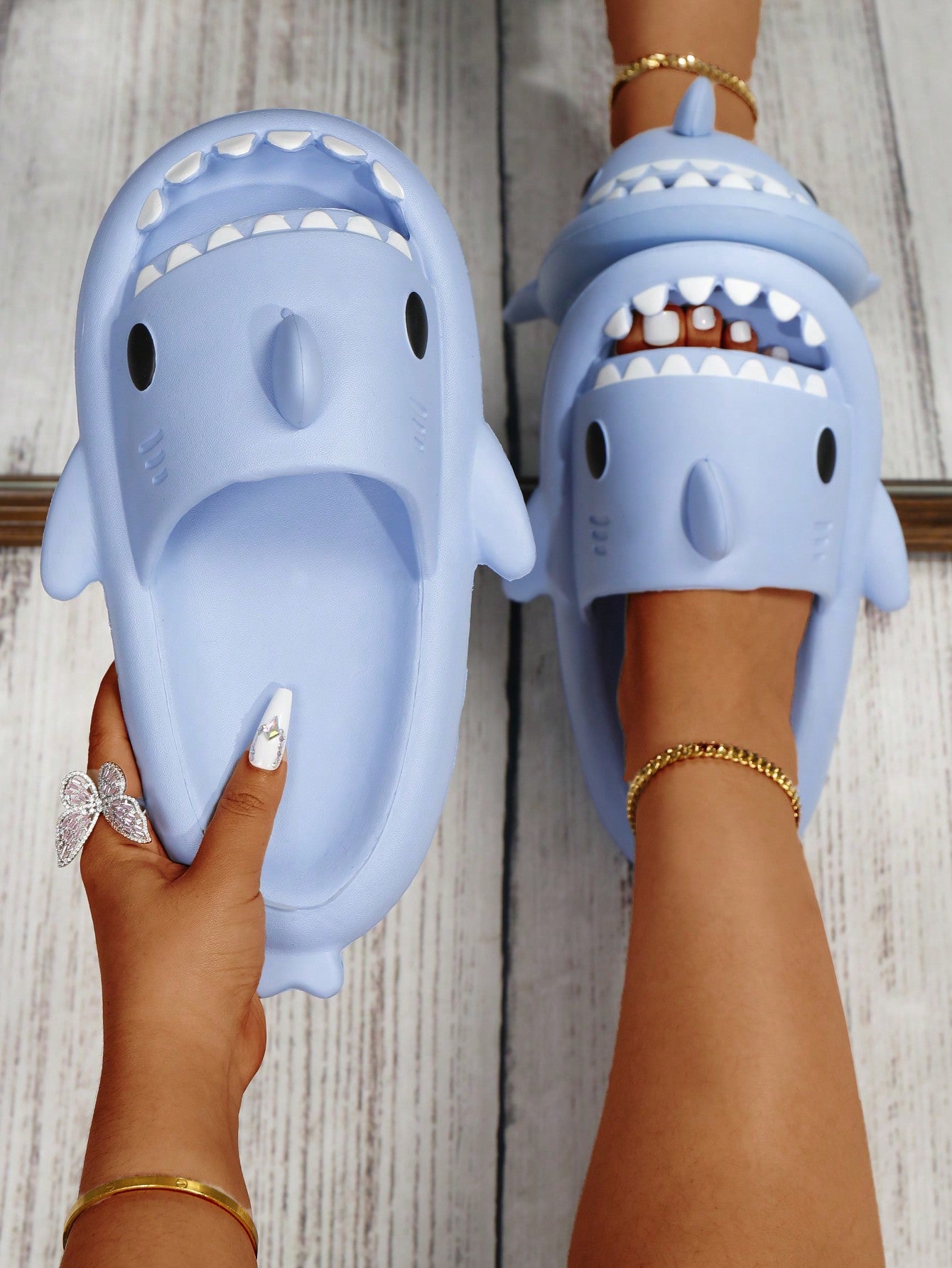New Fun Shark Thick-Soled Beach Slippers Women's Flat Slippers