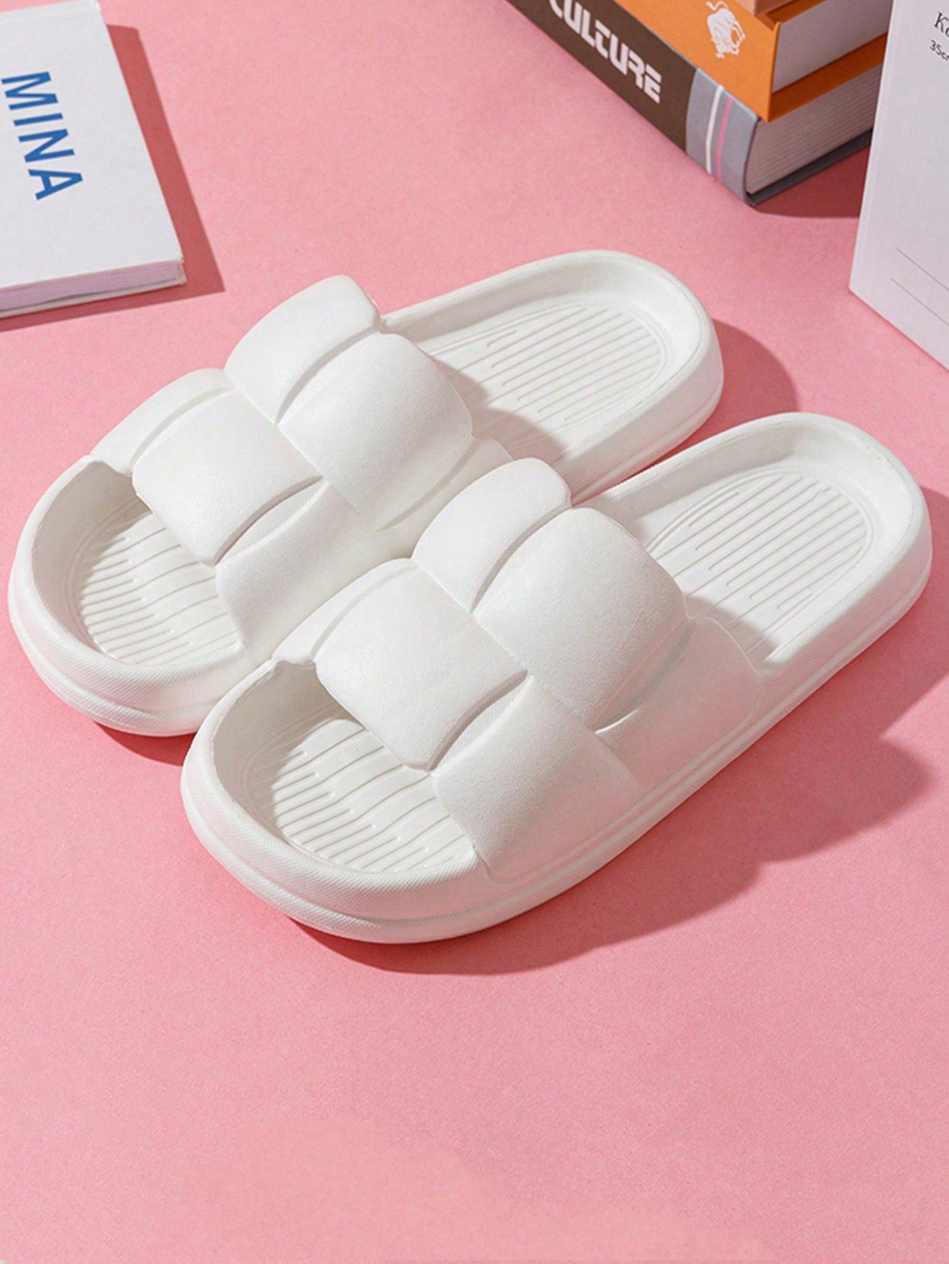 Summer Women's Solid Color Indoor Plastic Slippers, Anti-Slip Bathroom Home Soft Bottom Flat Shoes (It Is Recommended To Order One Size Up)