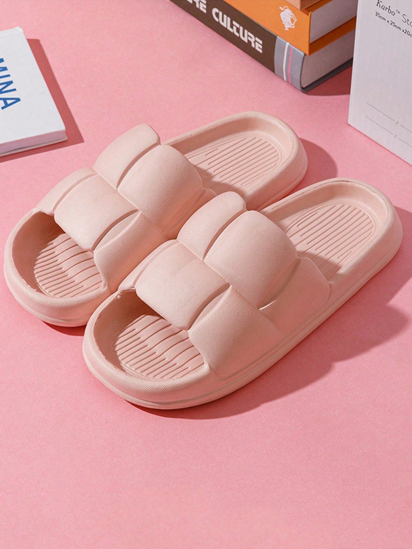 Summer Women's Solid Color Indoor Plastic Slippers, Anti-Slip Bathroom Home Soft Bottom Flat Shoes (It Is Recommended To Order One Size Up)