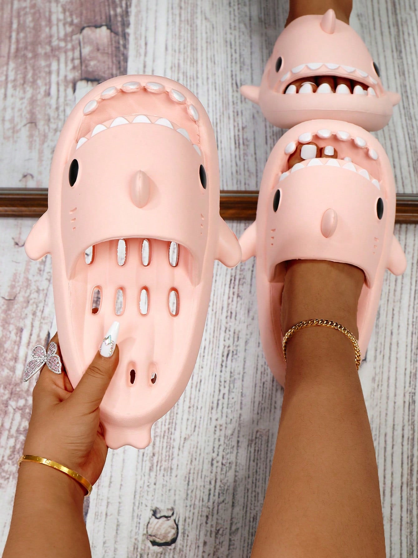 Cartoon Shark Design Slides, Deep Grey Preppy Cartoon Style Flip-flops