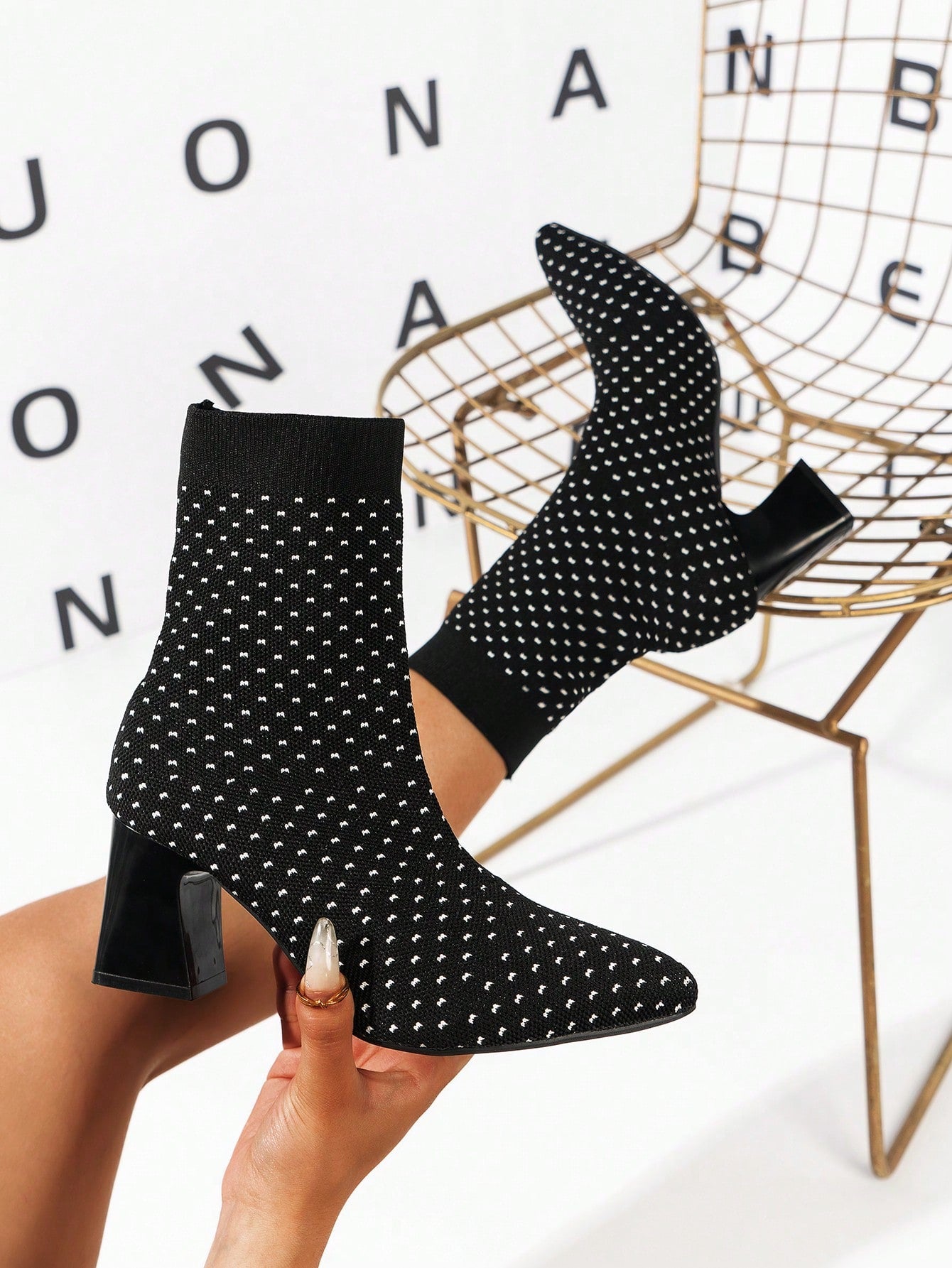 Classic Yet Trendy Elegant Women's Autumn/Winter Apricot Pointed Toe Chunky Heel Boots, Weaving Design, Slip-Resistant Sole, Decorative Elegant Skinny Boots, Fashionable Ladies' Bare Boots