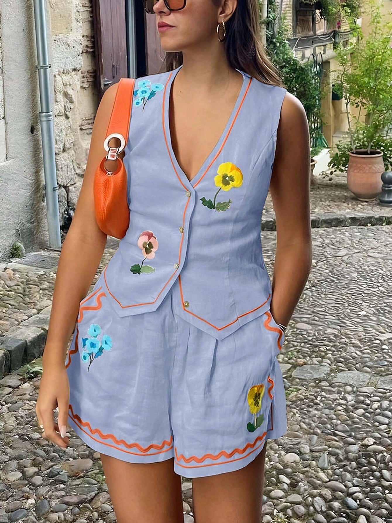 Women's Floral Embroidered Vest And Shorts Casual Vacation Suit